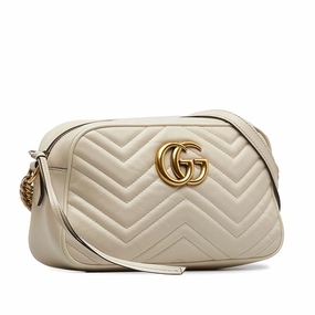 Gucci Small GG Marmont Matelasse Crossbody (SHG-ojfwJO)