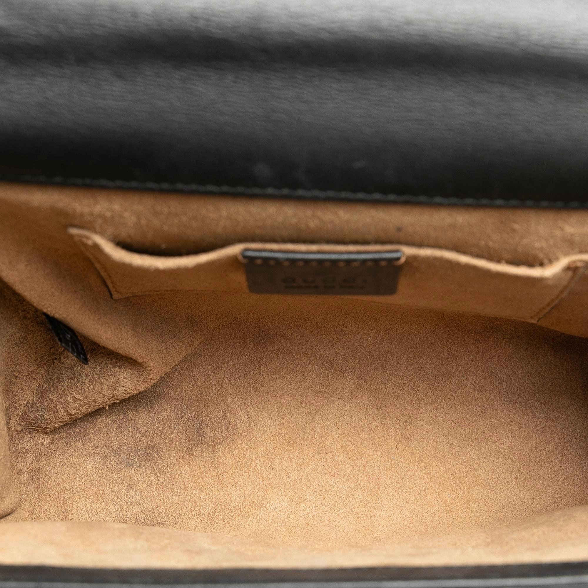 Gucci Small Leather Padlock Crossbody Bag (SHG-QBobEP)