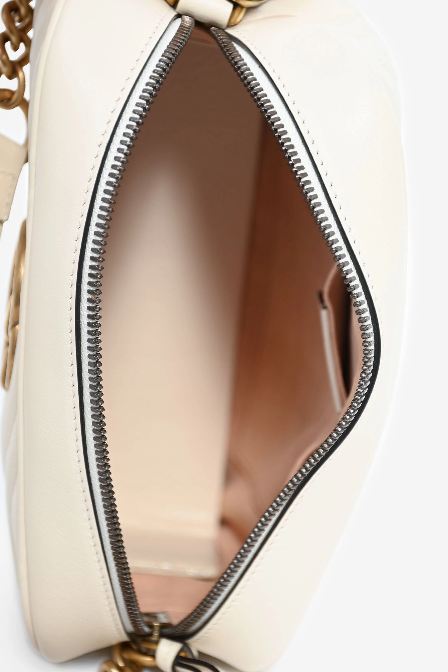 Gucci White Leather GG Marmont Matelasse Small Camera Bag