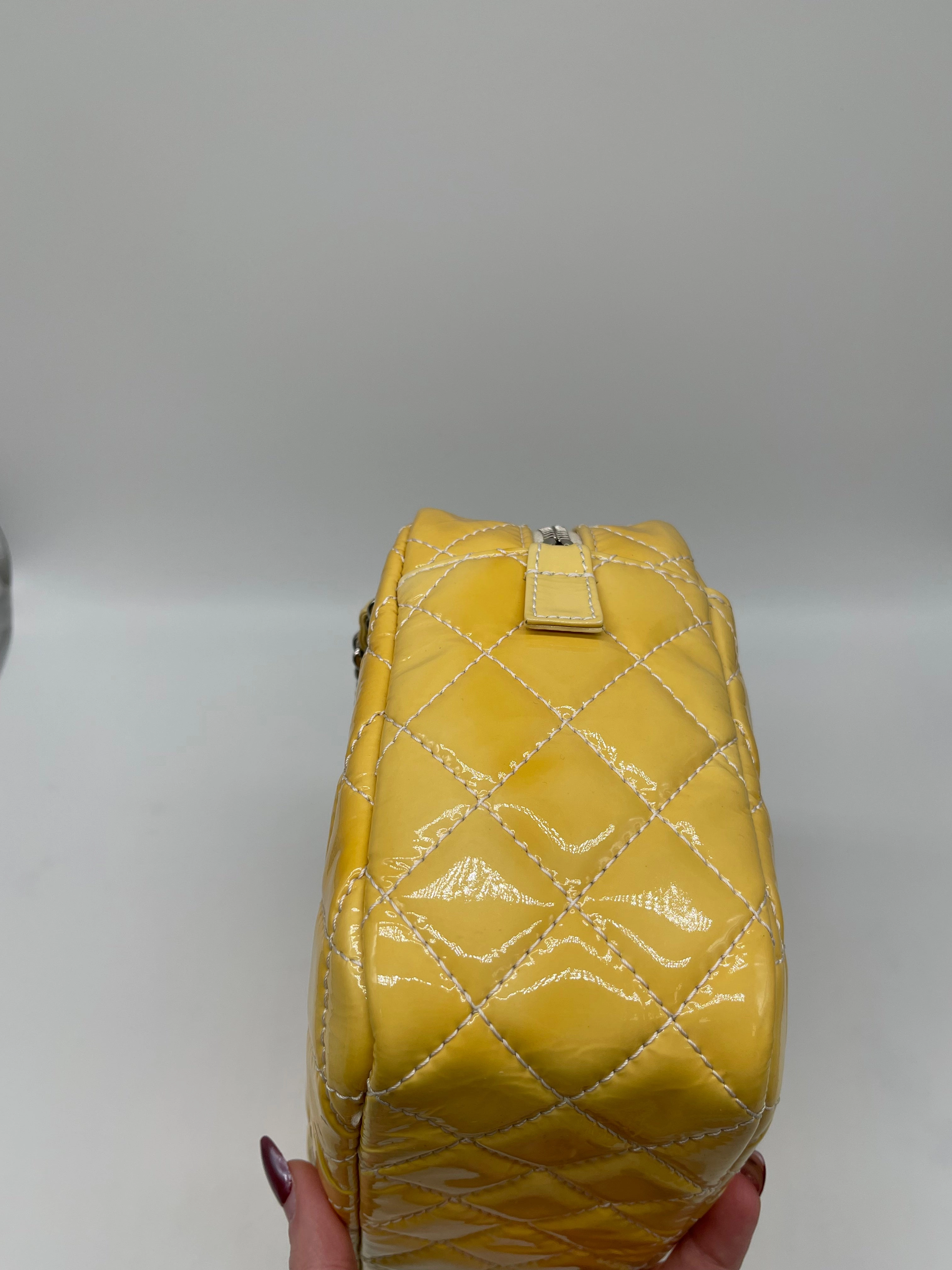 Handbag Luxury Designer By Chanel, Size: Medium