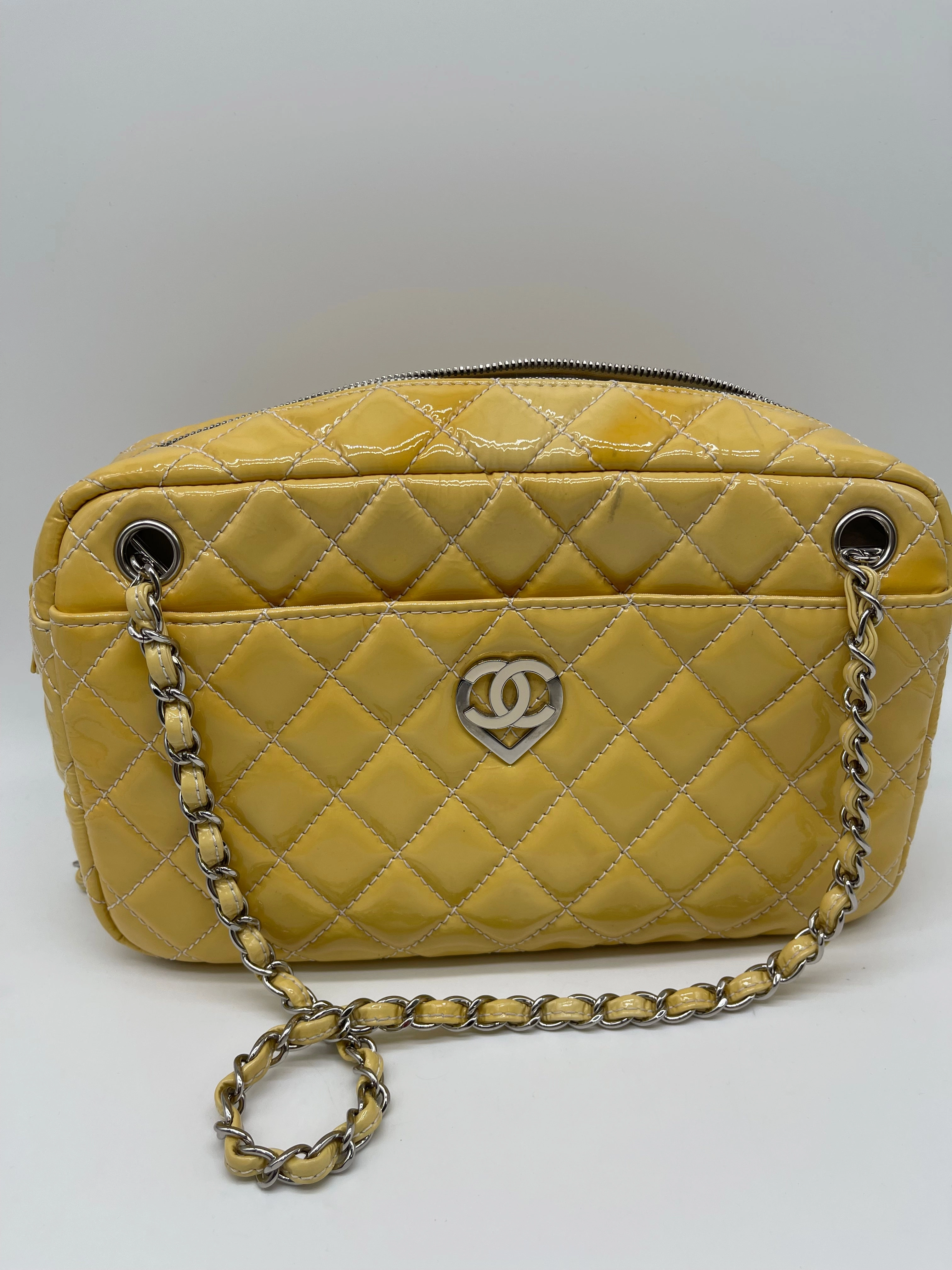 Handbag Luxury Designer By Chanel, Size: Medium