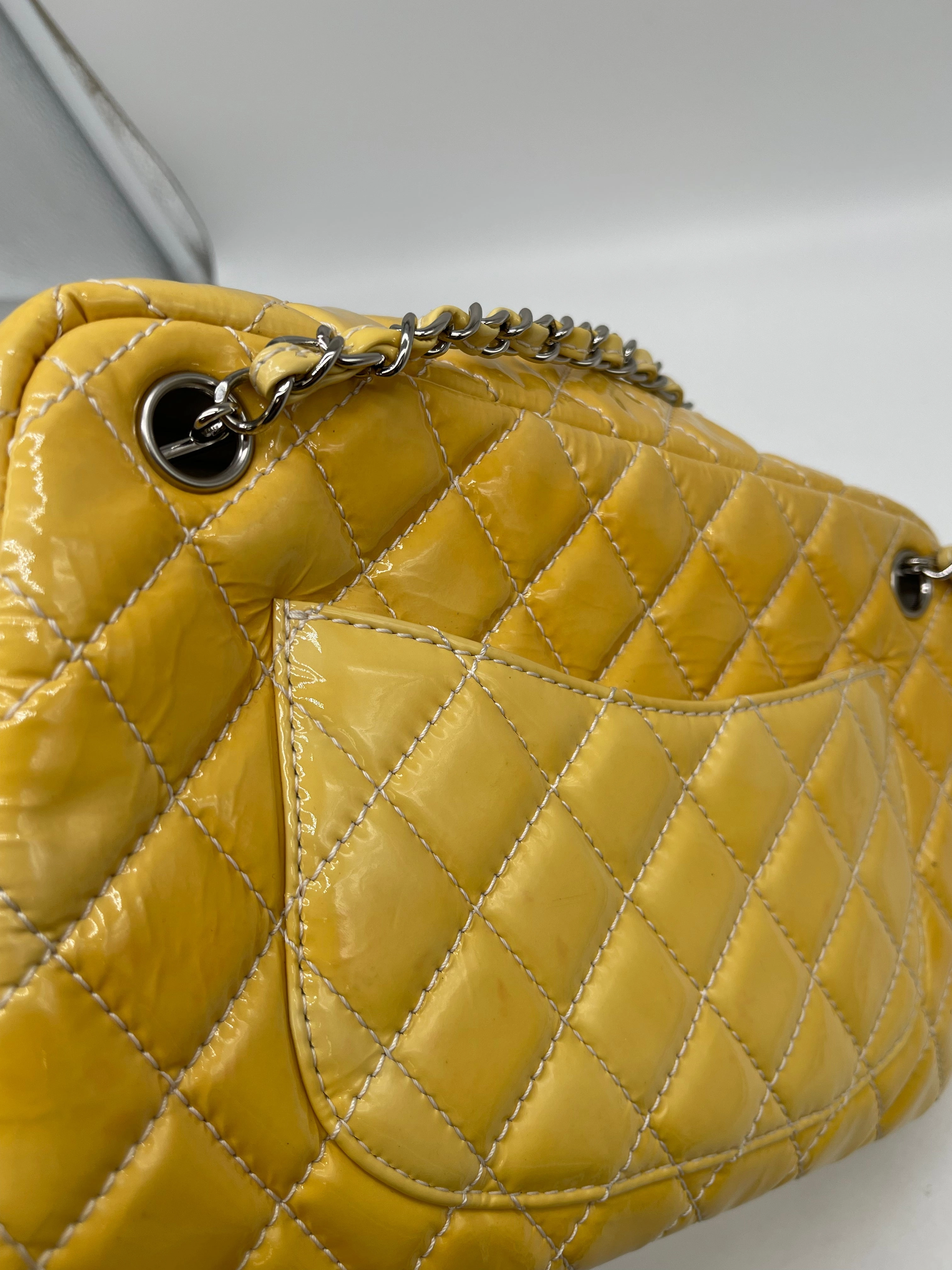 Handbag Luxury Designer By Chanel, Size: Medium