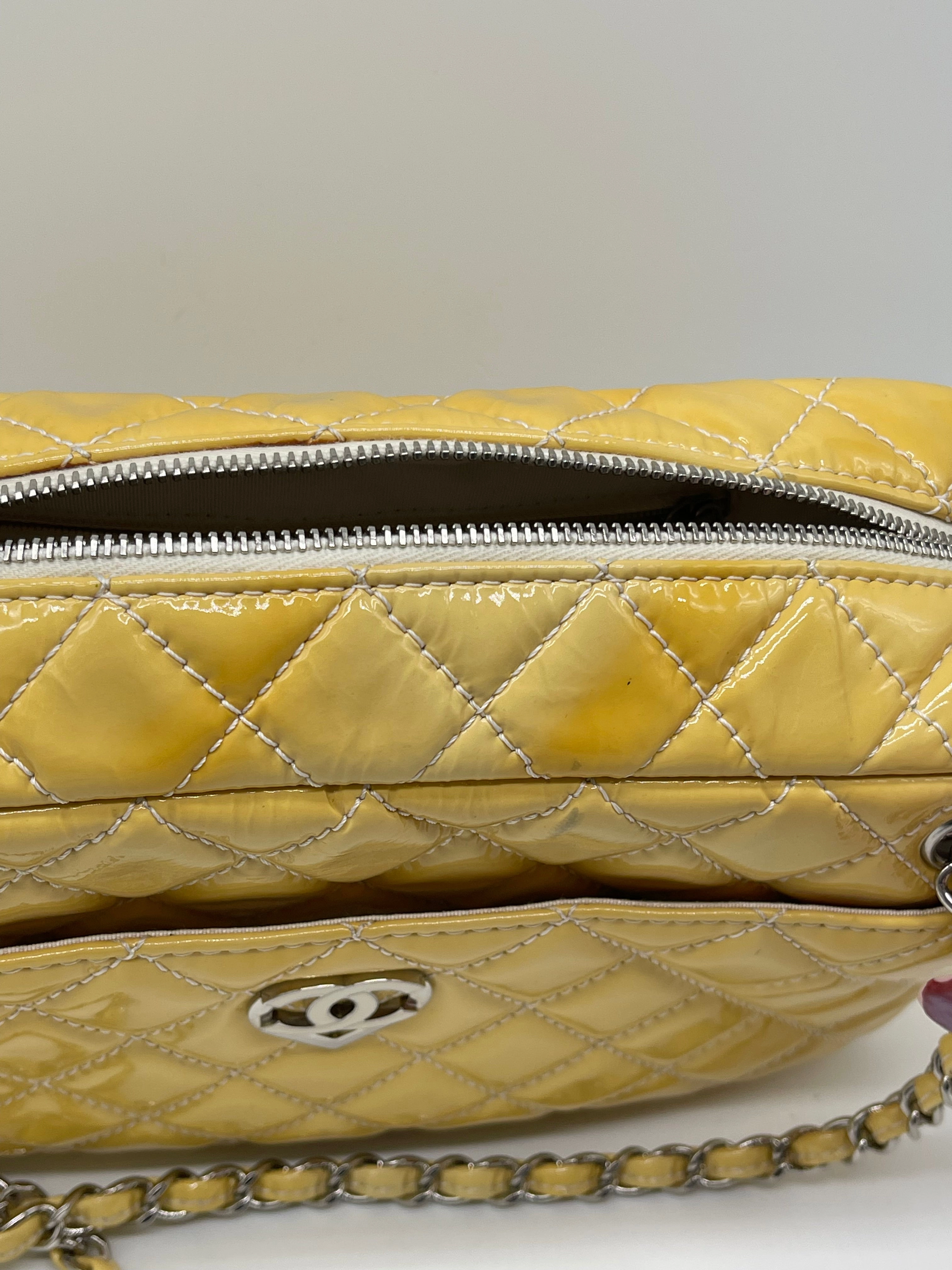 Handbag Luxury Designer By Chanel, Size: Medium