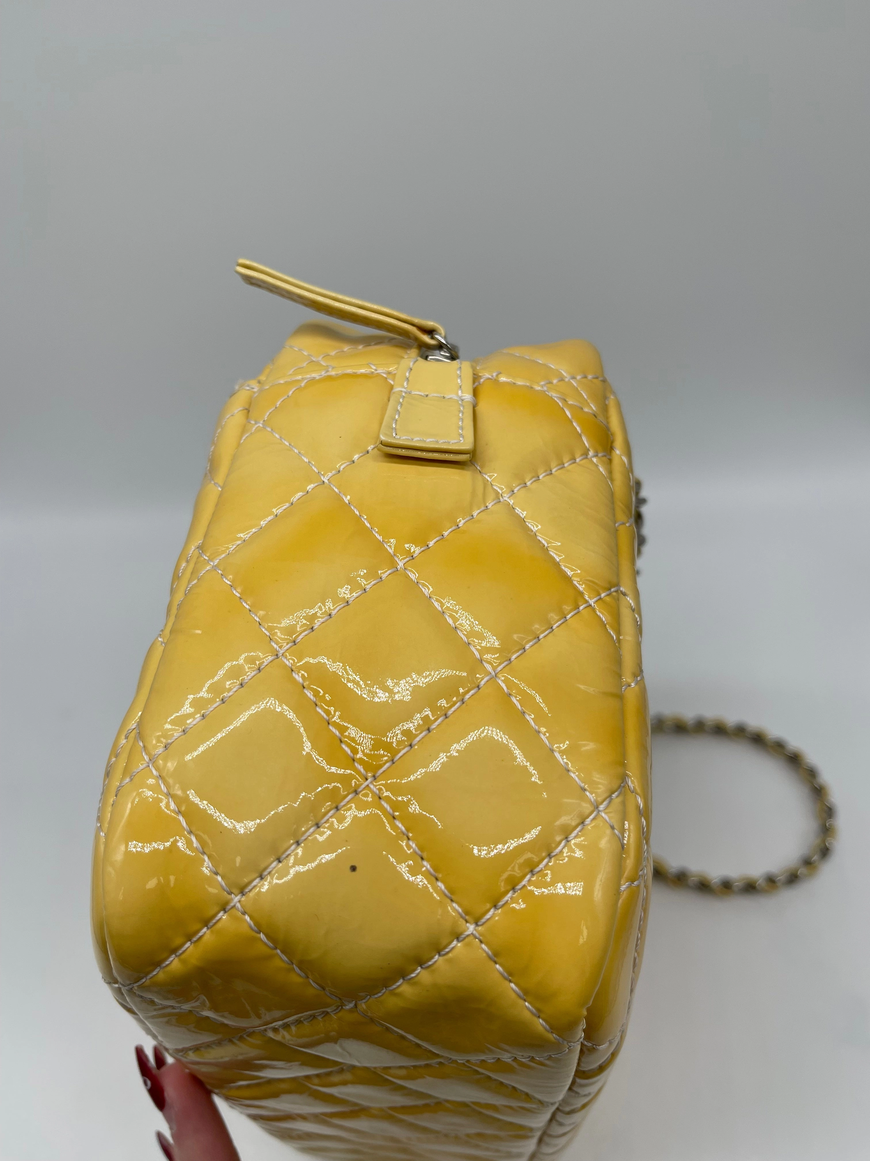 Handbag Luxury Designer By Chanel, Size: Medium