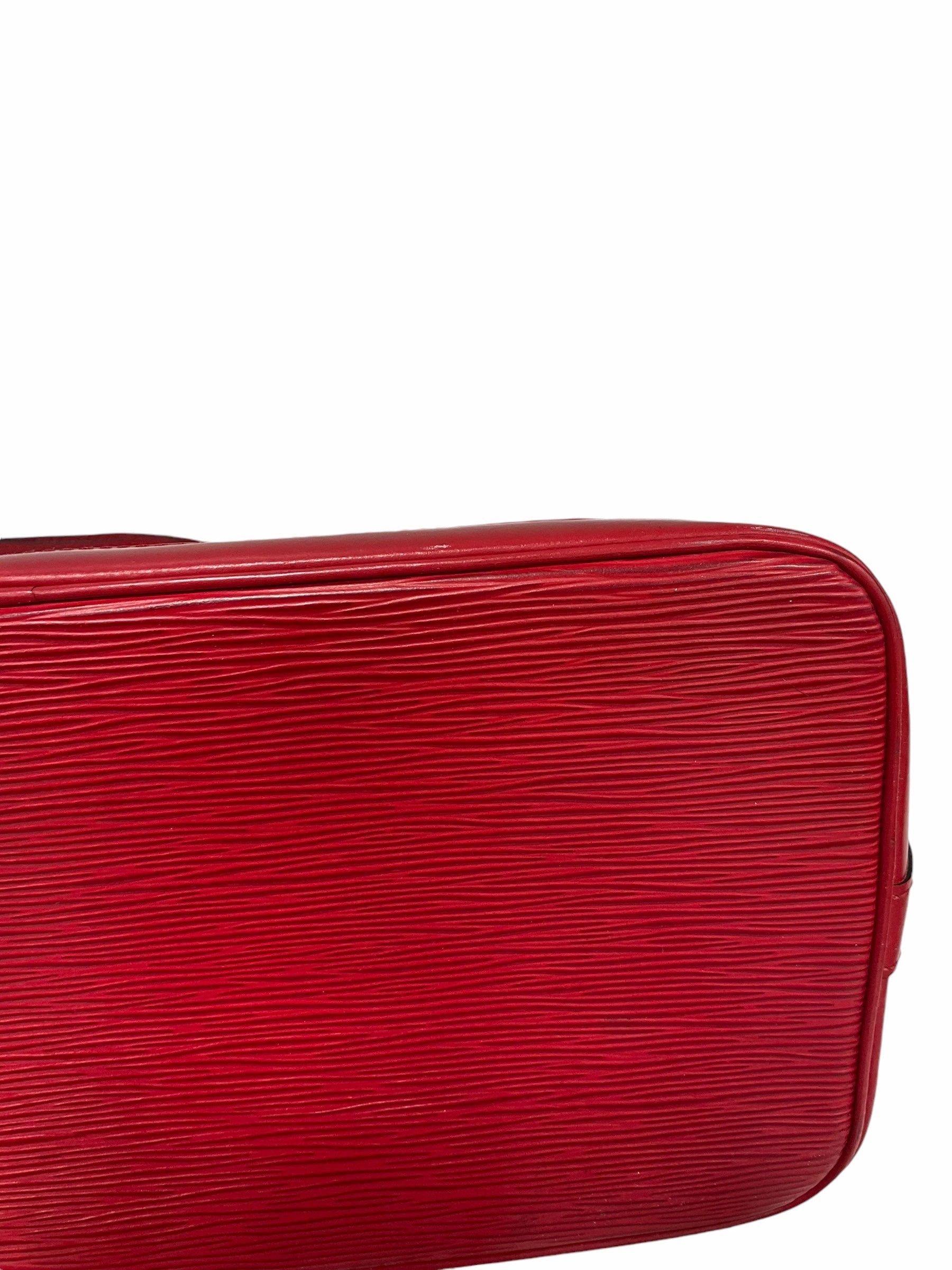 Handbag Luxury Designer By Louis Vuitton, Size: Medium