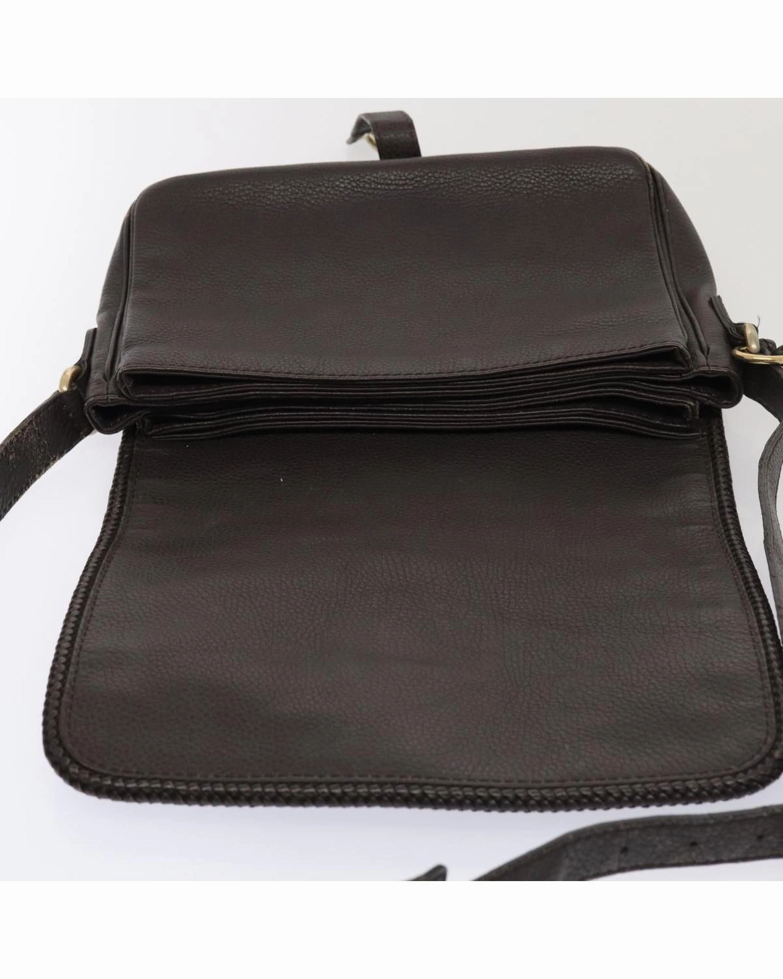 Leather Crossbody BagModel