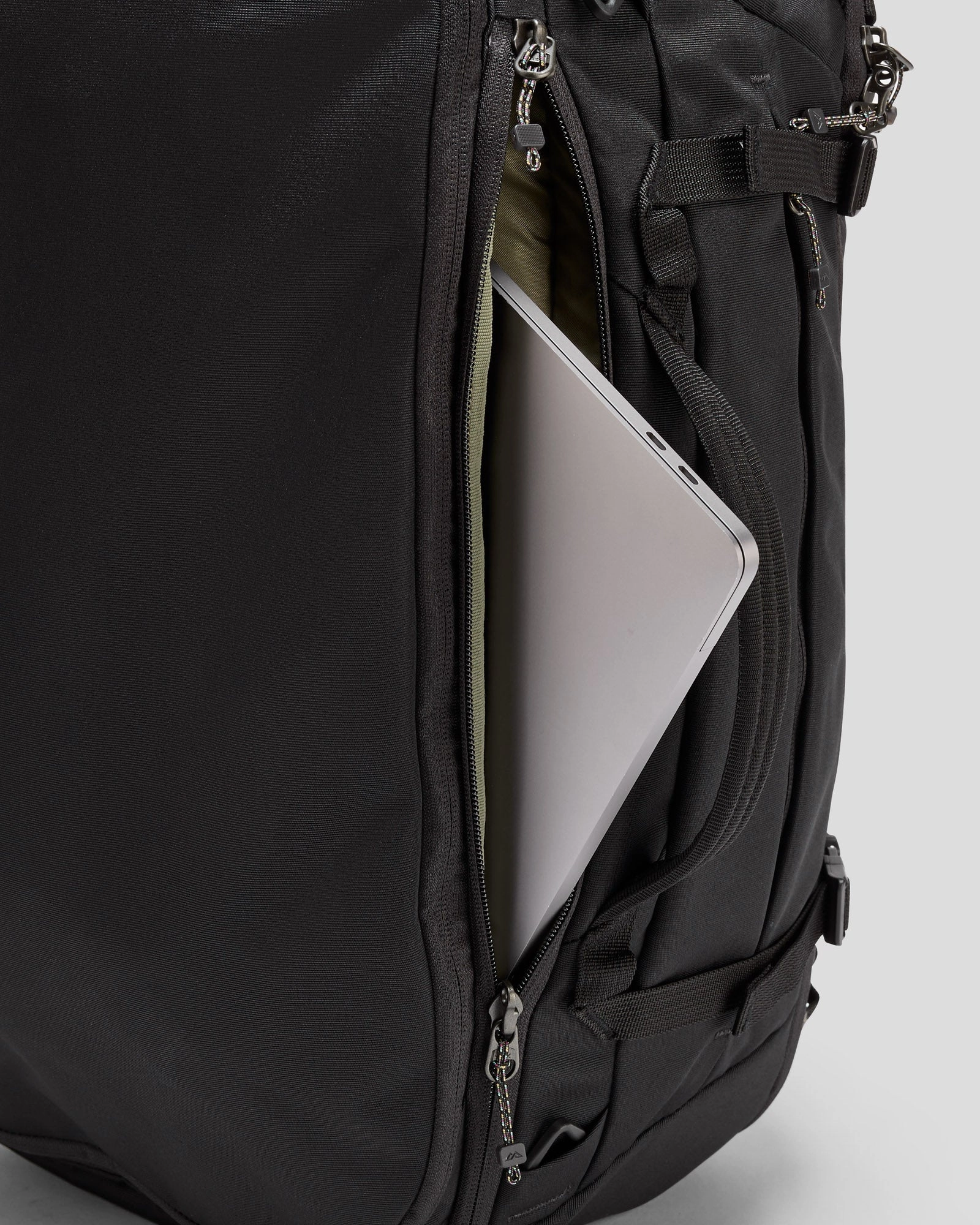 Litehaul Carry On v3 - 38L - Black Stingray