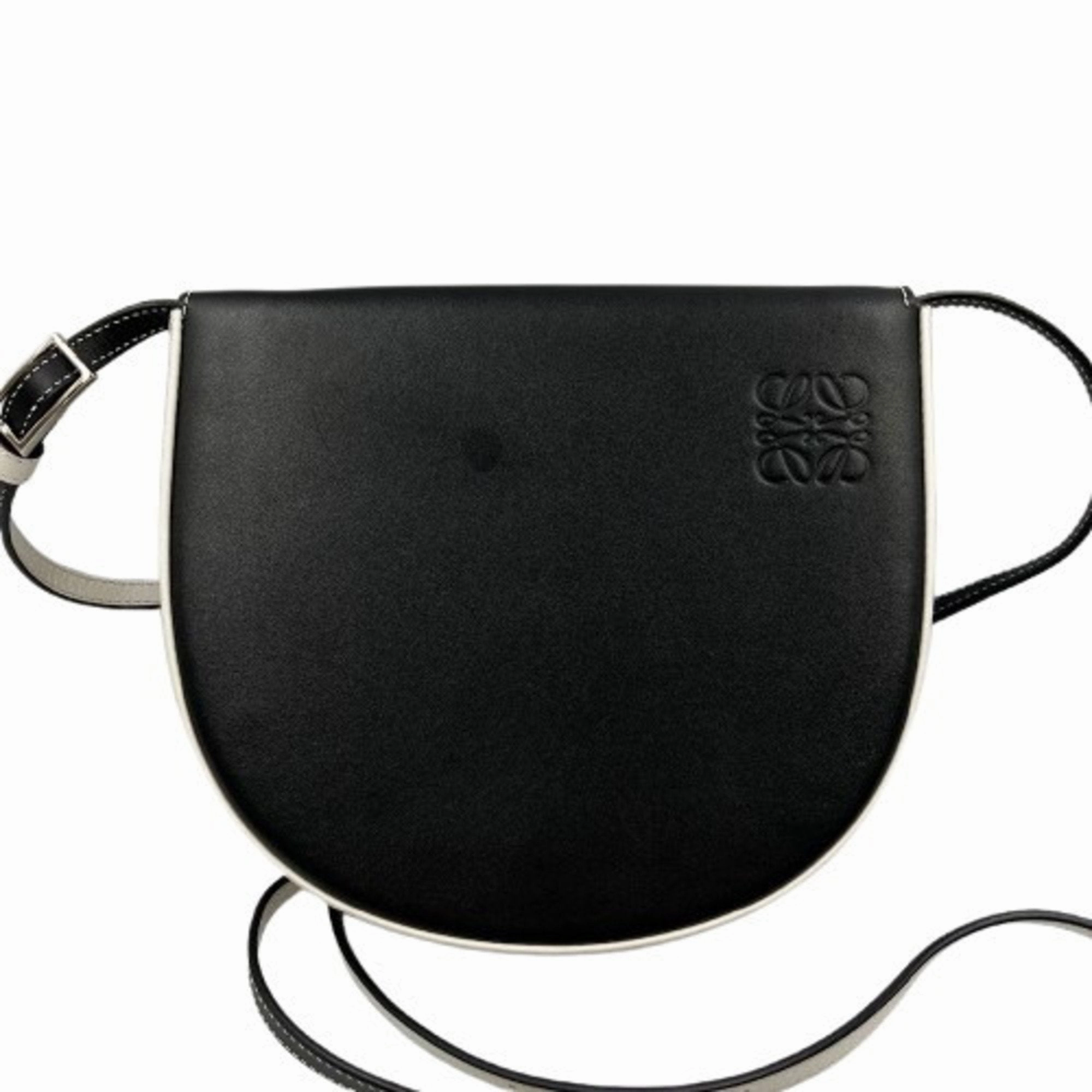 Loewe Leather Shoulder Bag (Pre-Owned)