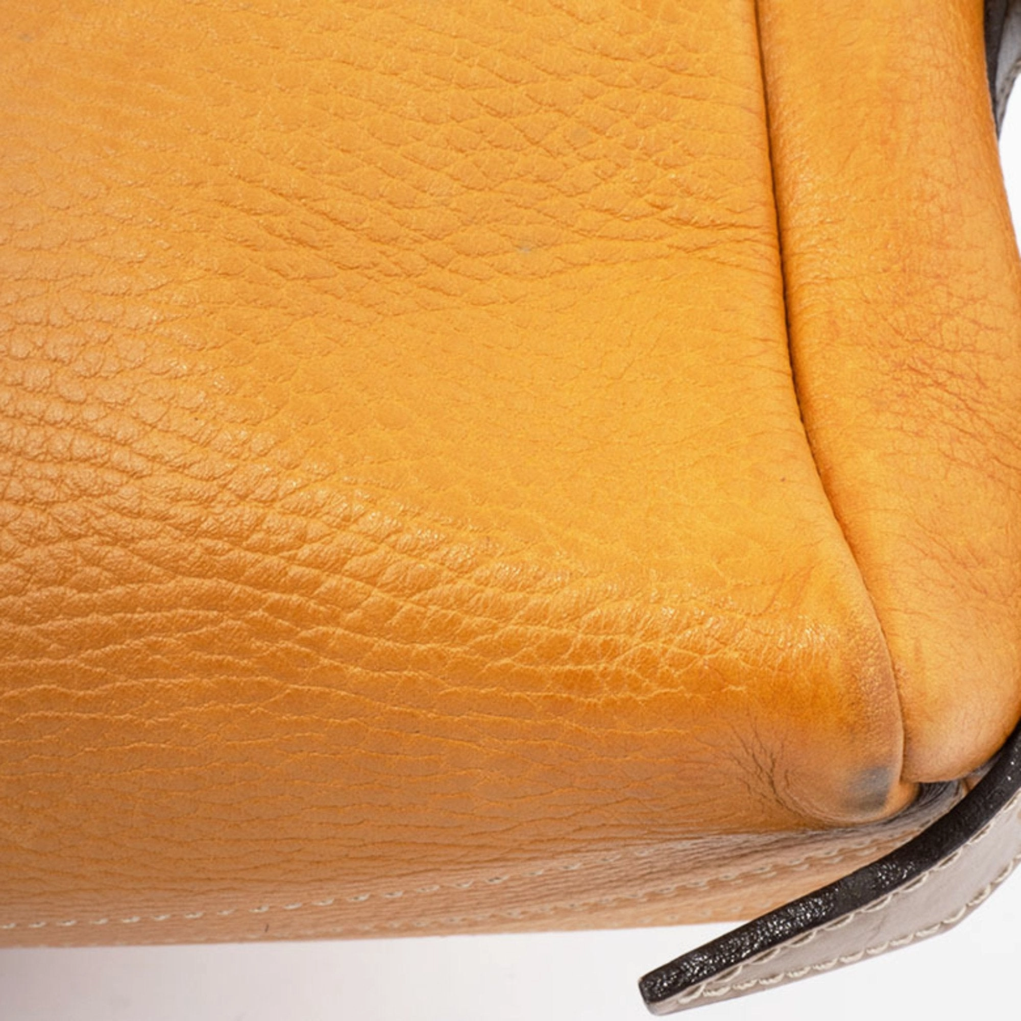 Loewe Leather Shoulder Bag (Pre-Owned)