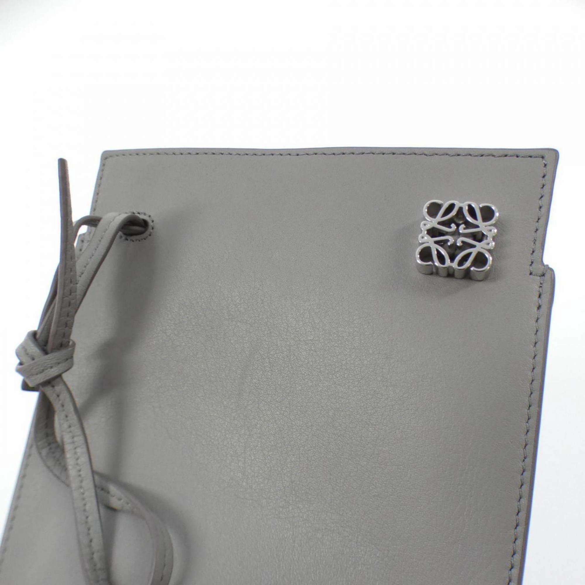 Loewe Leather Shoulder Bag (Pre-Owned)