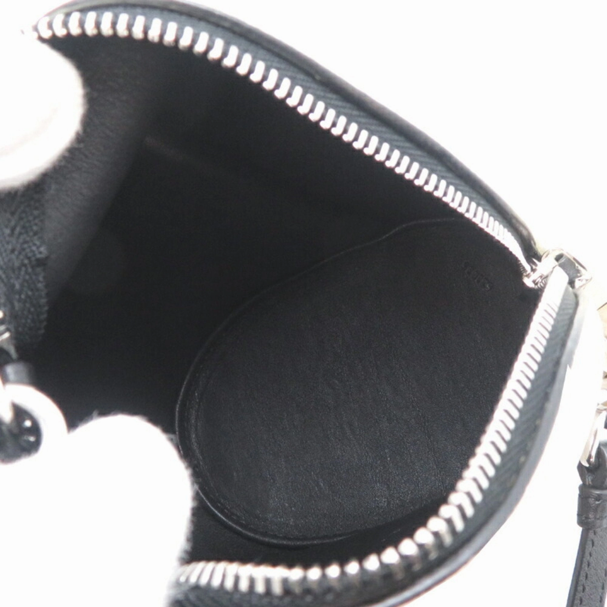 Loewe  Leather Shoulder Bag (Pre-Owned)