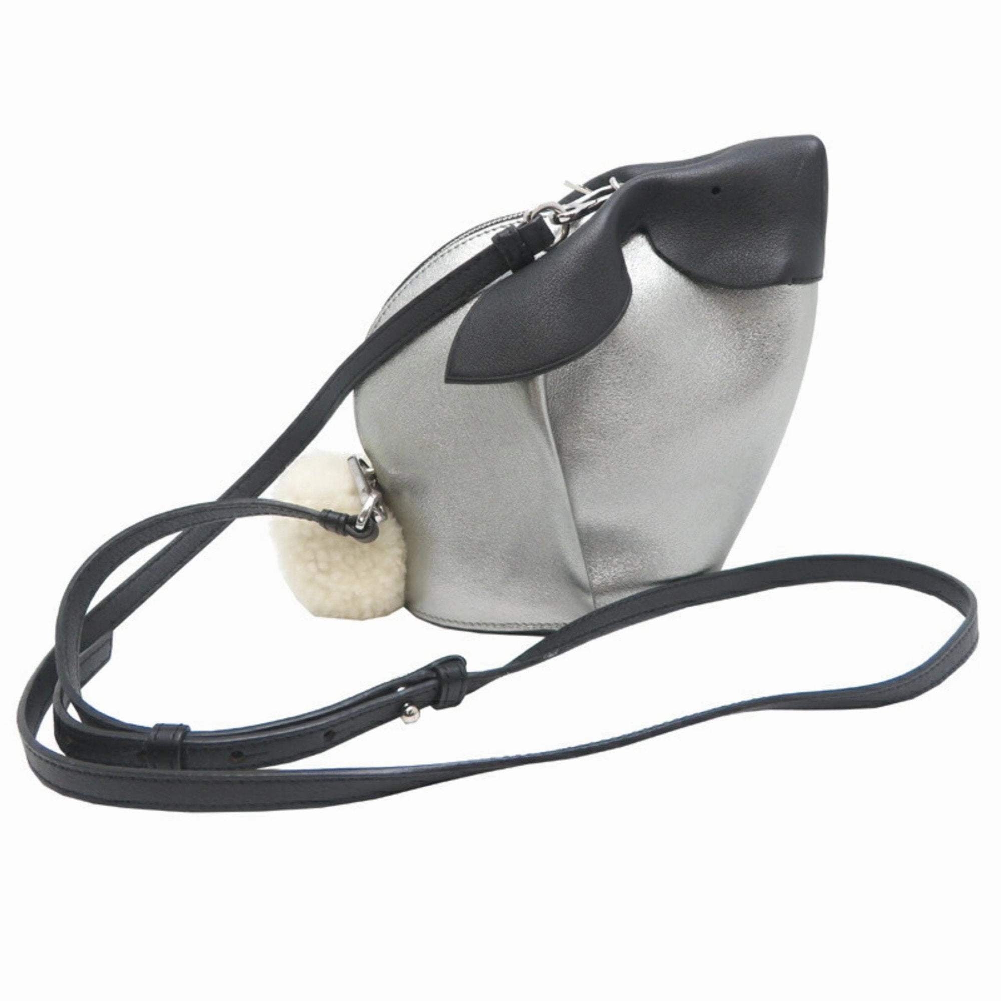 Loewe  Leather Shoulder Bag (Pre-Owned)