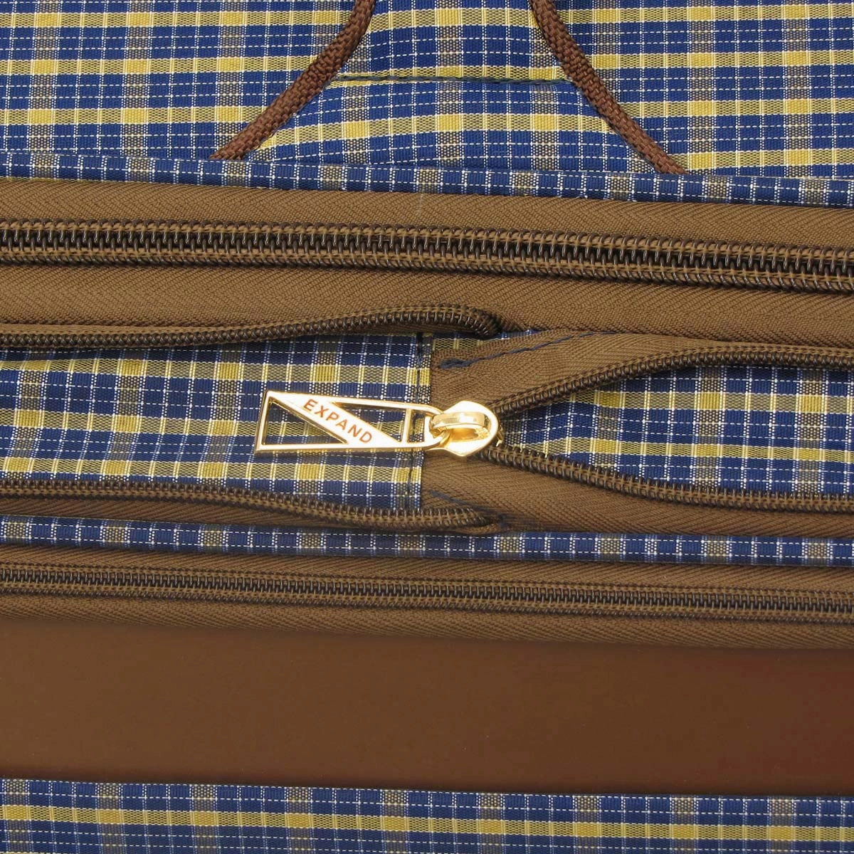 London Fog Kensington 21In Expandable Spinner Carry On