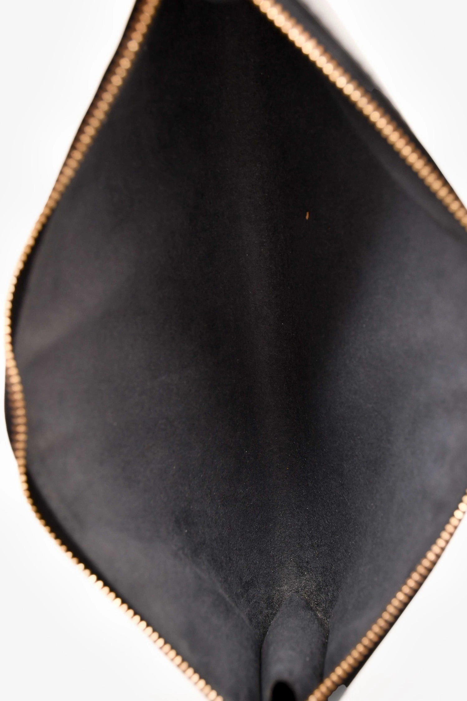 Louis Vuitton 2005 Black Epi Leather Pochette