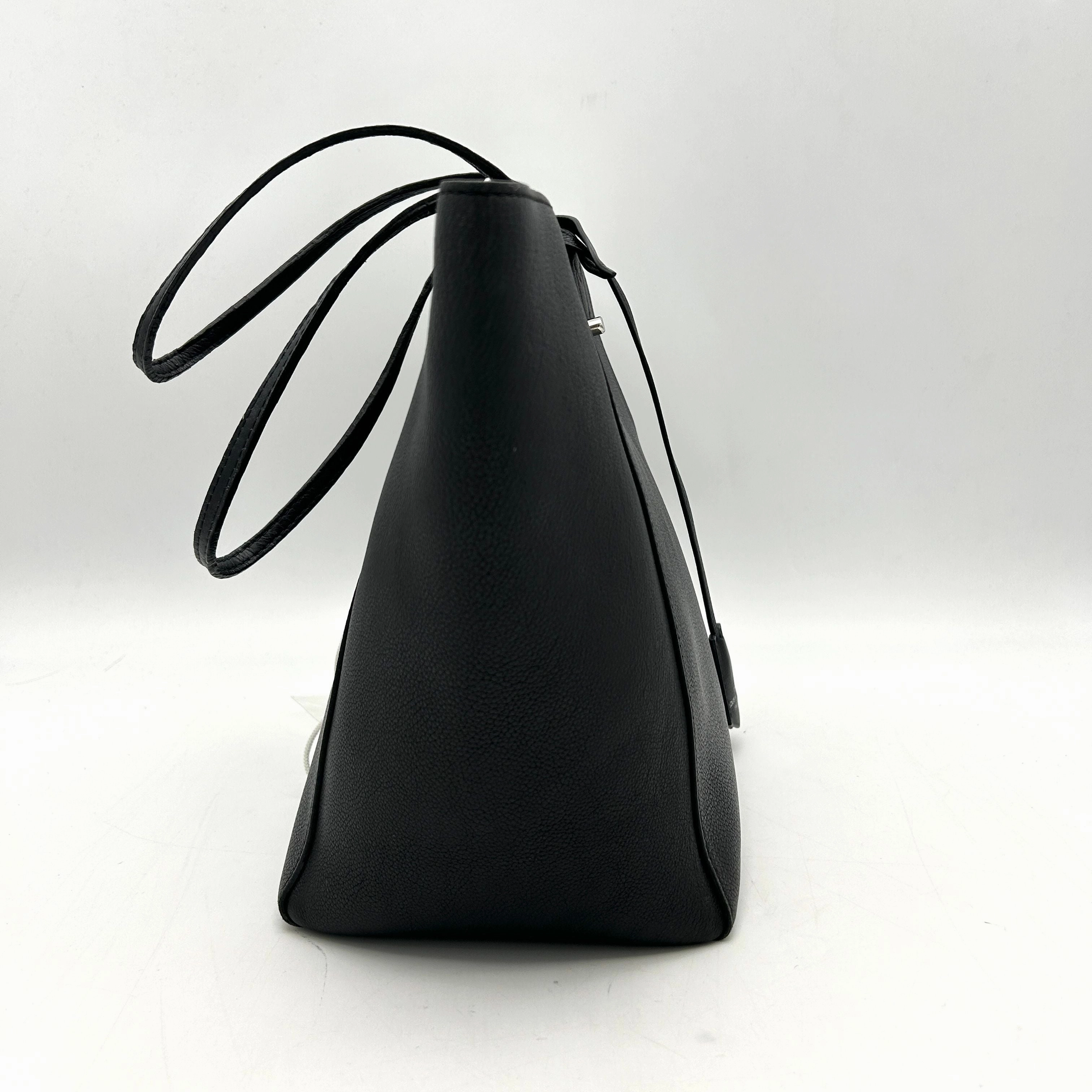 Louis Vuitton | Bags | Louis Vuitton Lock Me Cabas Tote Bag Shoulder Bag Leather Noir LA36917