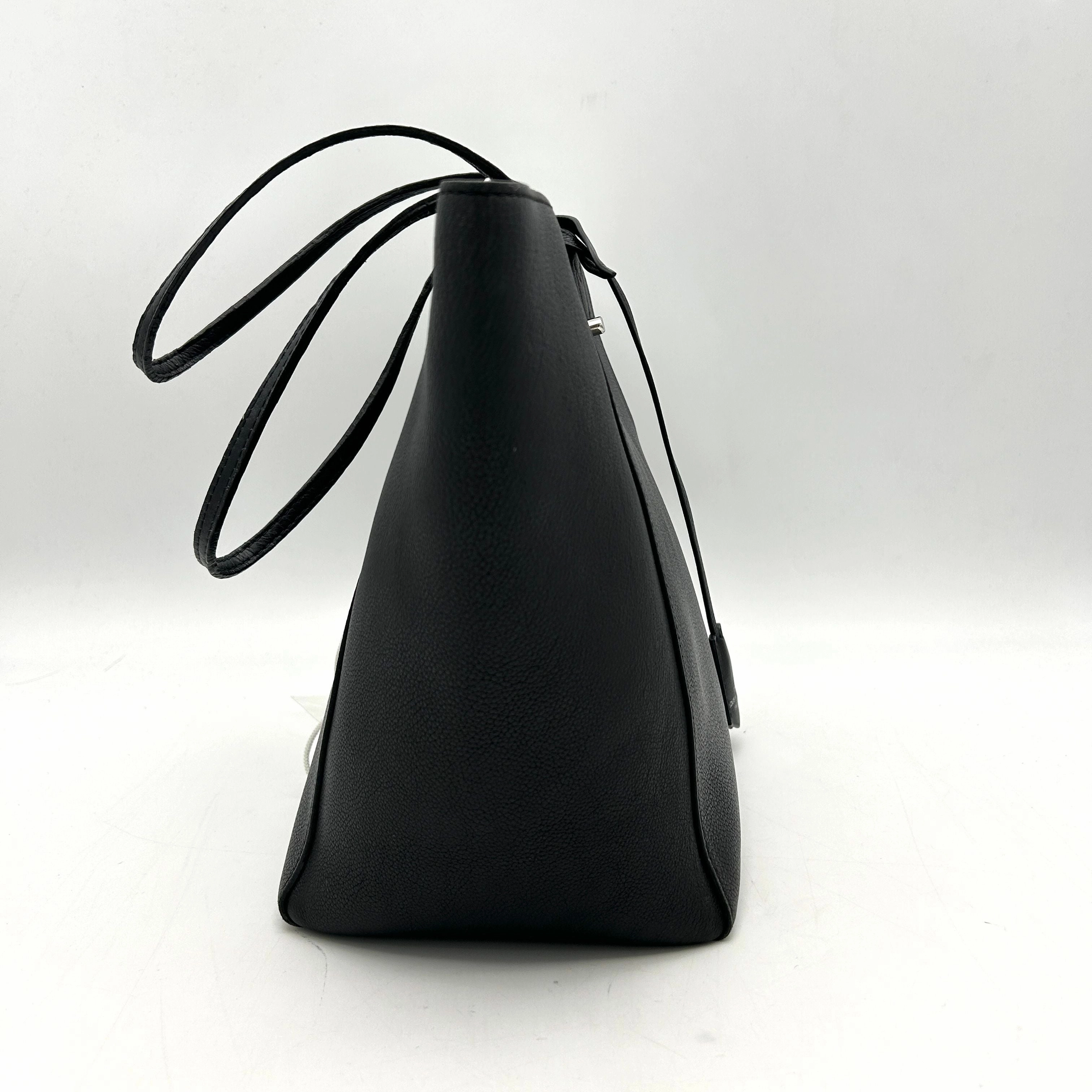 Louis Vuitton | Bags | Louis Vuitton Lock Me Cabas Tote Bag Shoulder Bag Leather Noir LA36917