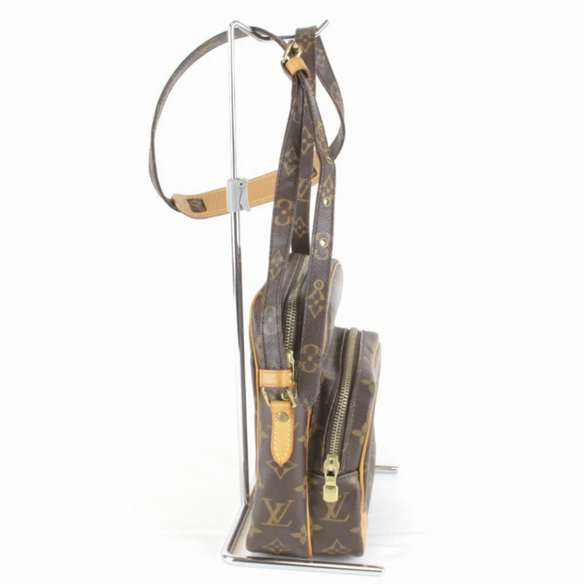 Louis Vuitton Amazon Canvas Shoulder Bag (Pre-Owned)