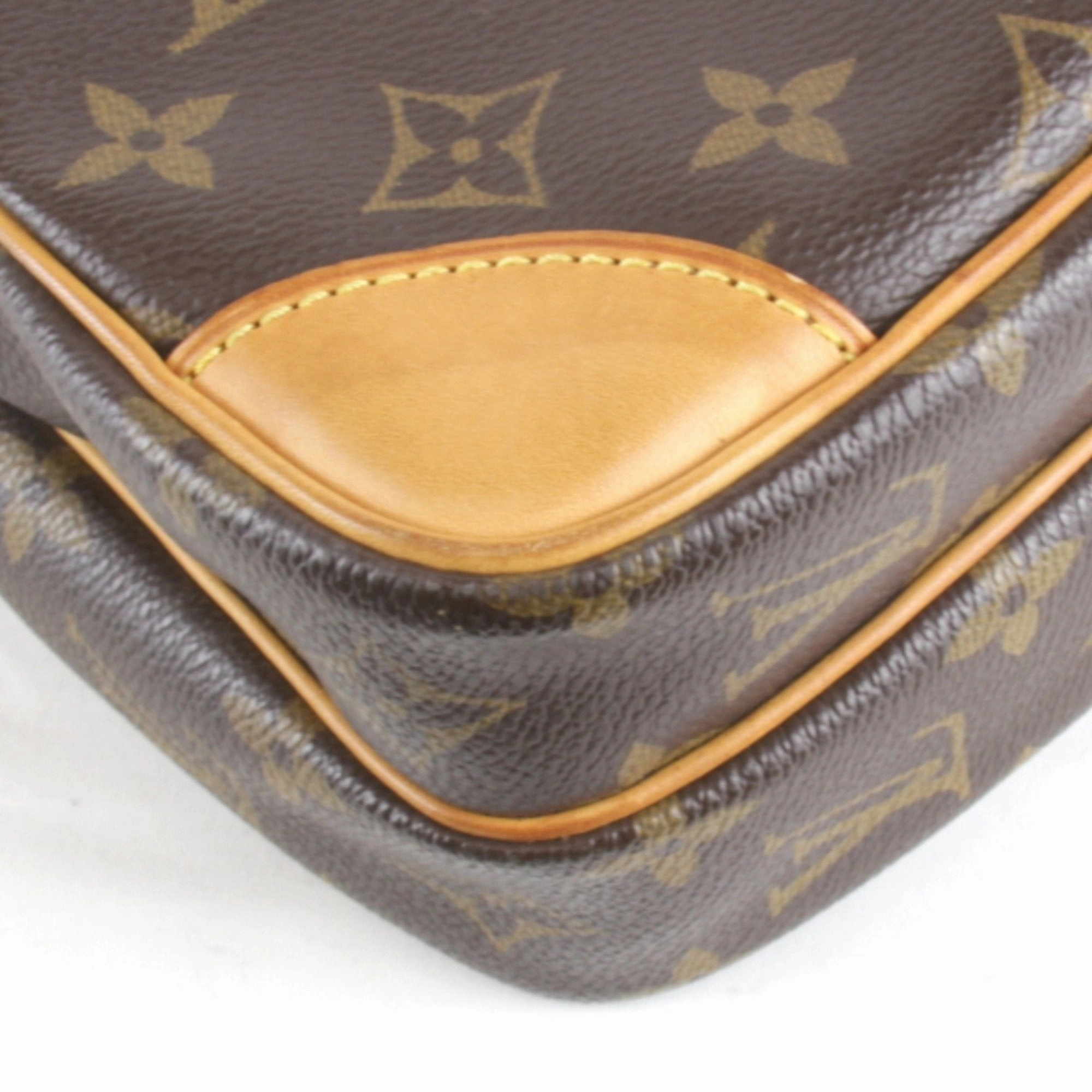 Louis Vuitton Amazon Canvas Shoulder Bag (Pre-Owned)