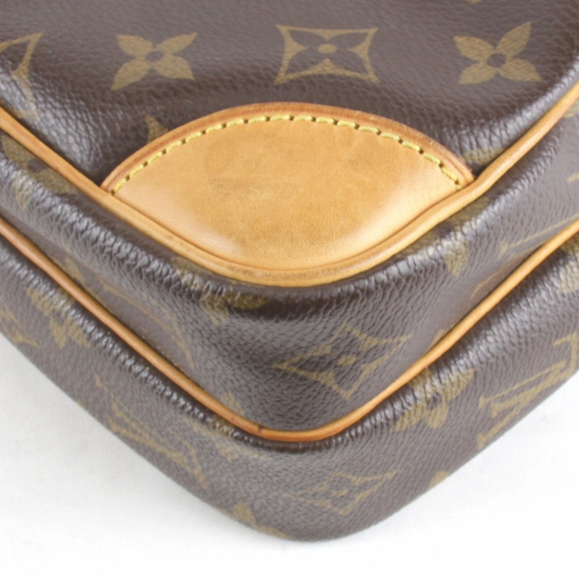 Louis Vuitton Amazon Canvas Shoulder Bag (Pre-Owned)