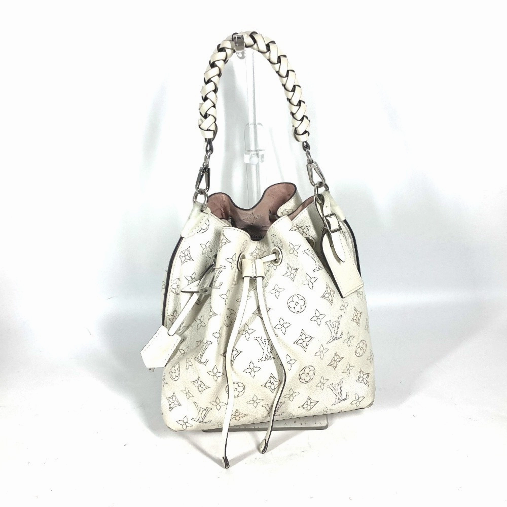 Louis Vuitton Blanc Mahina Leather Handbag Shoulder Bag (Pre-Owned)