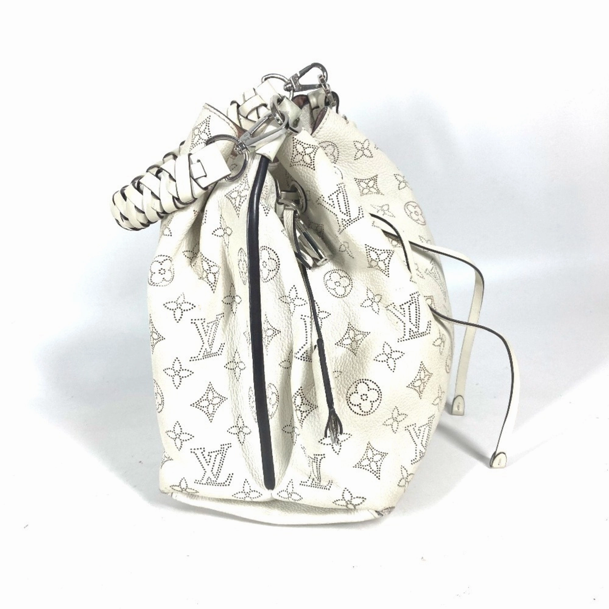 Louis Vuitton Blanc Mahina Leather Handbag Shoulder Bag (Pre-Owned)