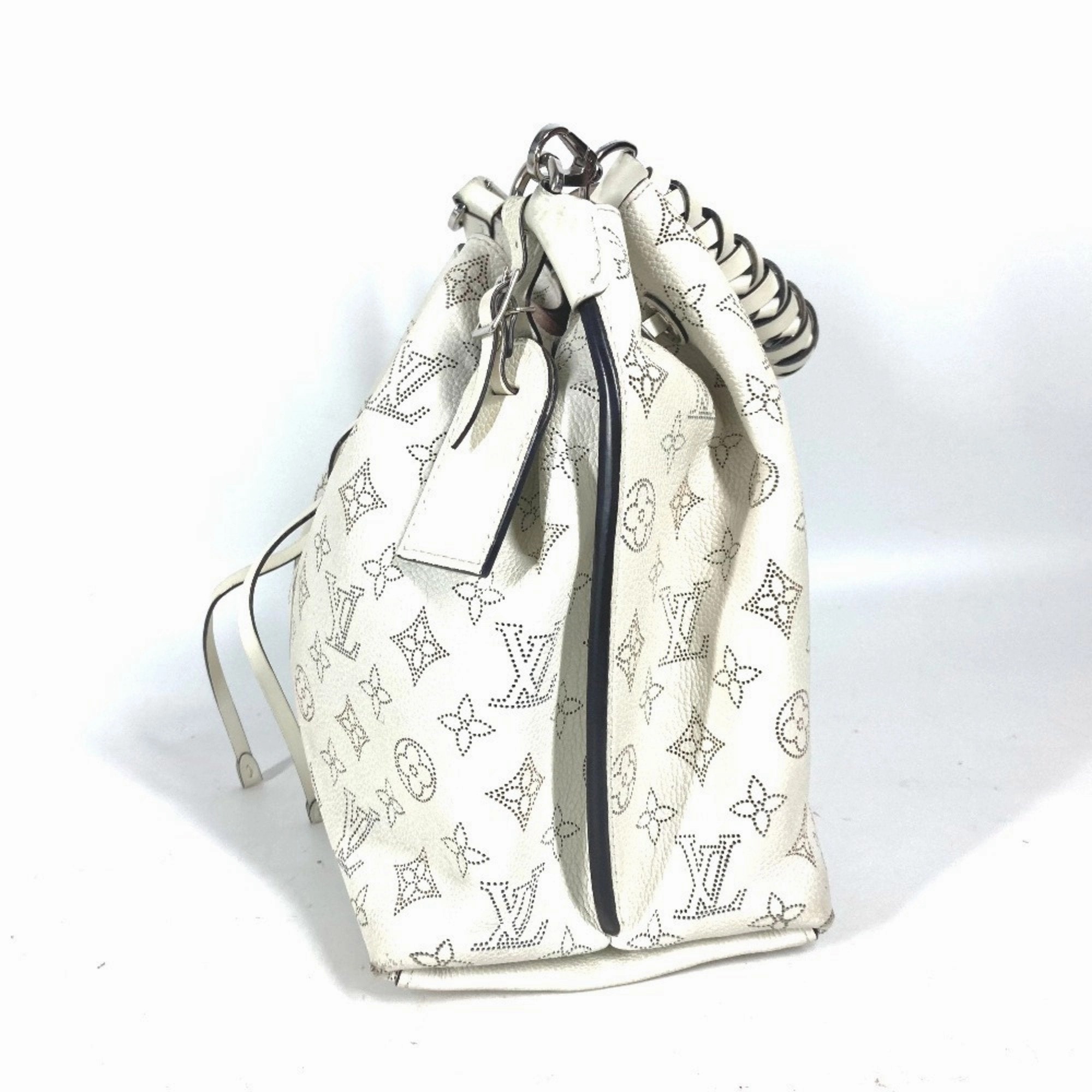 Louis Vuitton Blanc Mahina Leather Handbag Shoulder Bag (Pre-Owned)