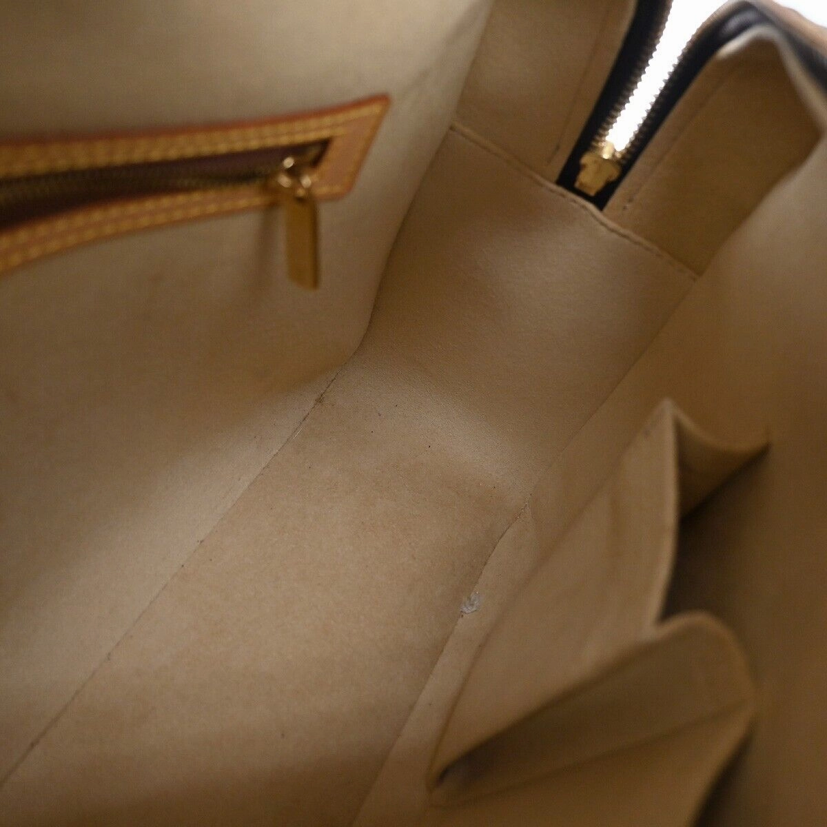 Louis Vuitton Cit  Canvas Shoulder Bag ()