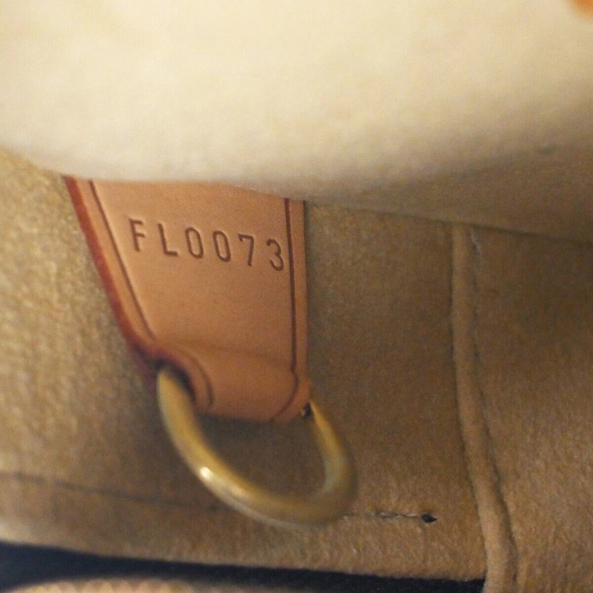 Louis Vuitton Cit  Canvas Shoulder Bag ()