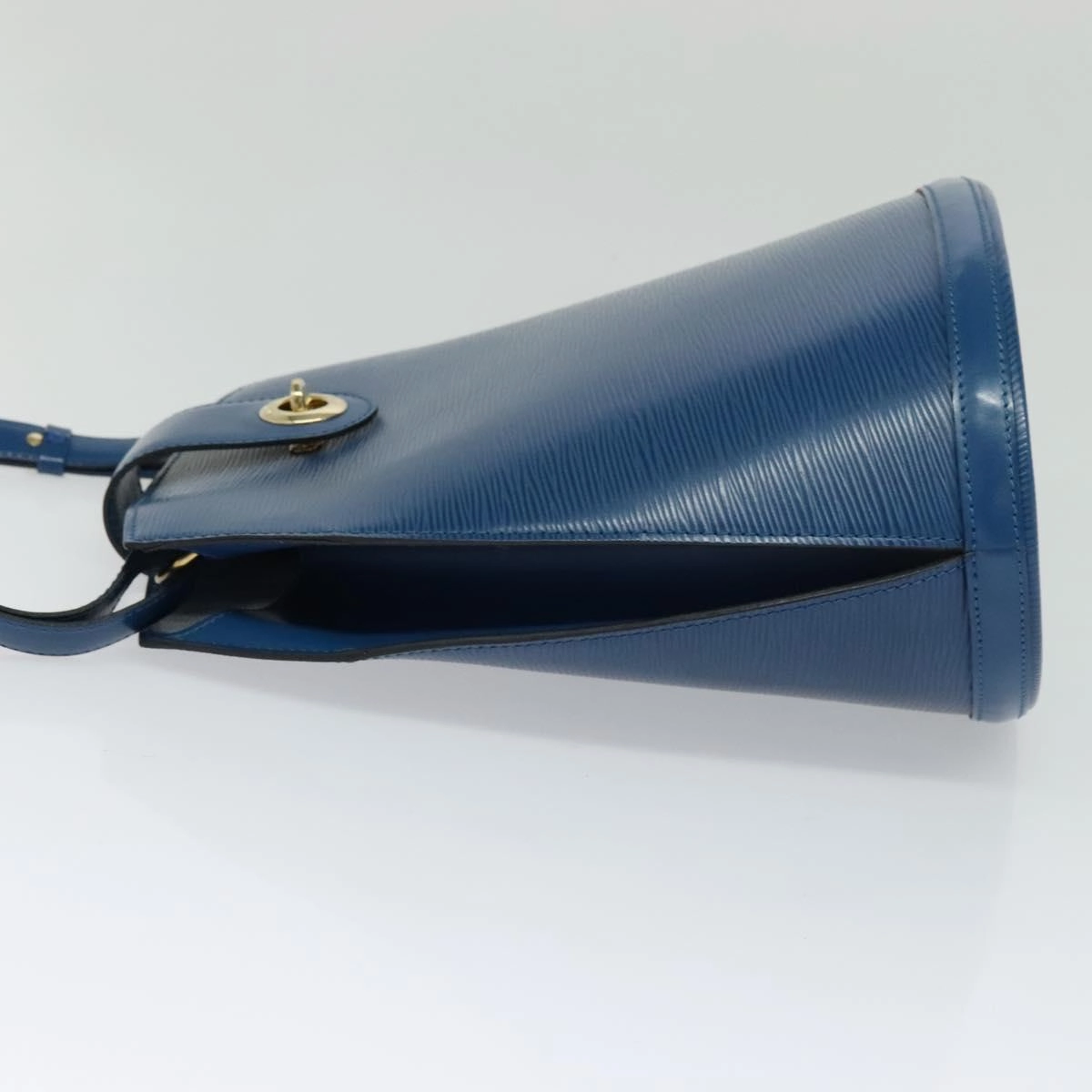 Louis Vuitton Cluny Leather Shoulder Bag (Pre-Owned)