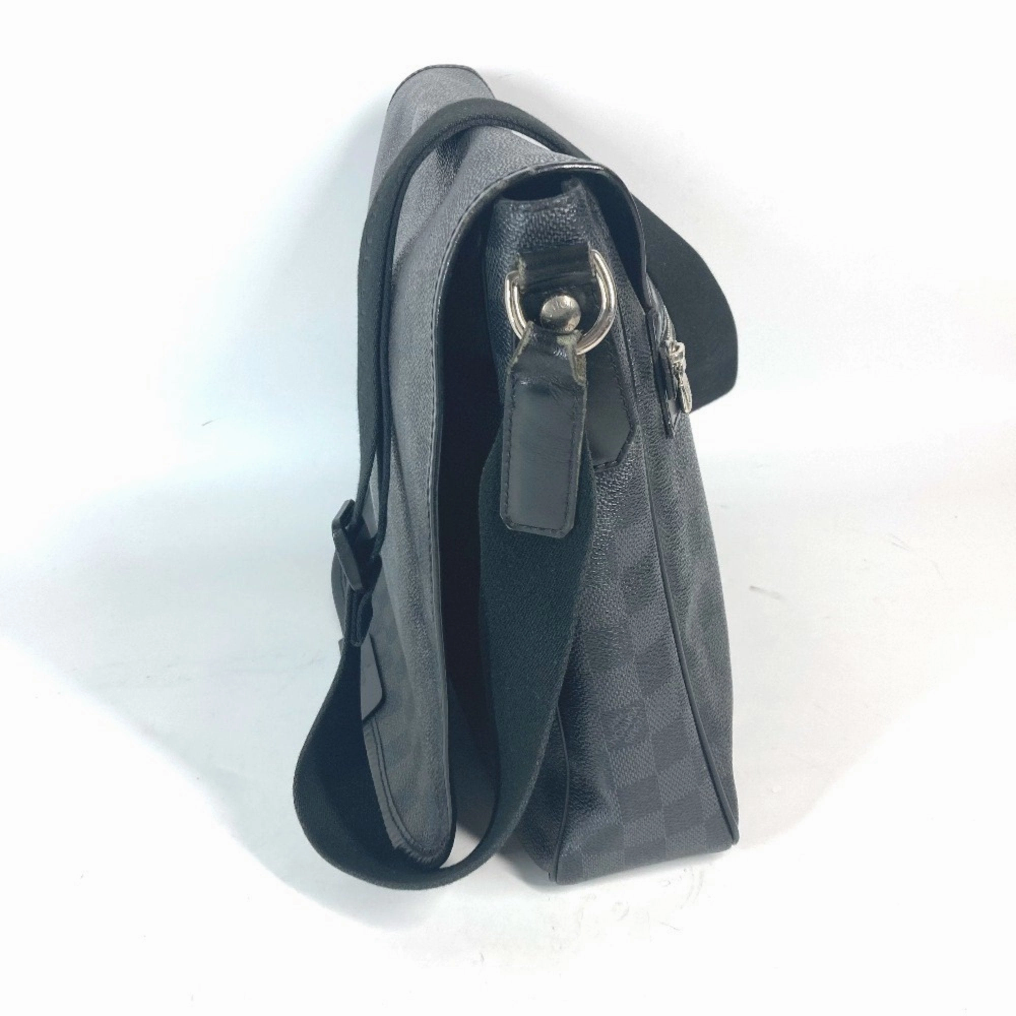 Louis Vuitton Damier Graphite Messenger Bag Shoulder Bag (Pre-Owned)