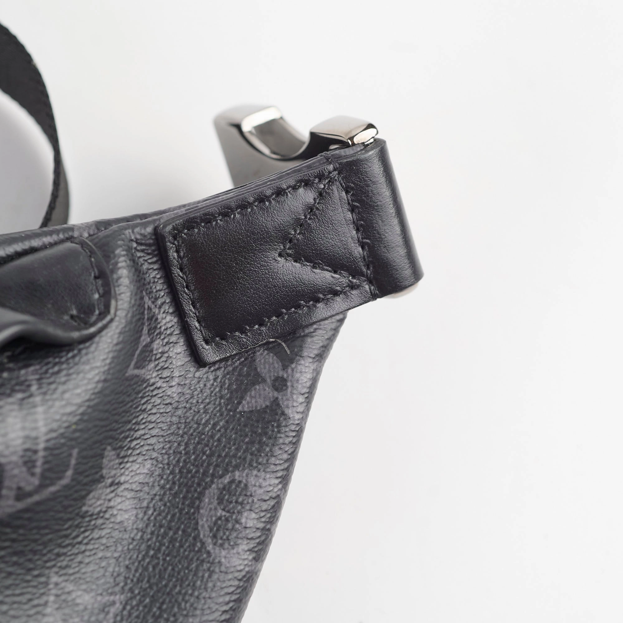 Louis Vuitton Discovery Bumbag PM Monogram Eclipse