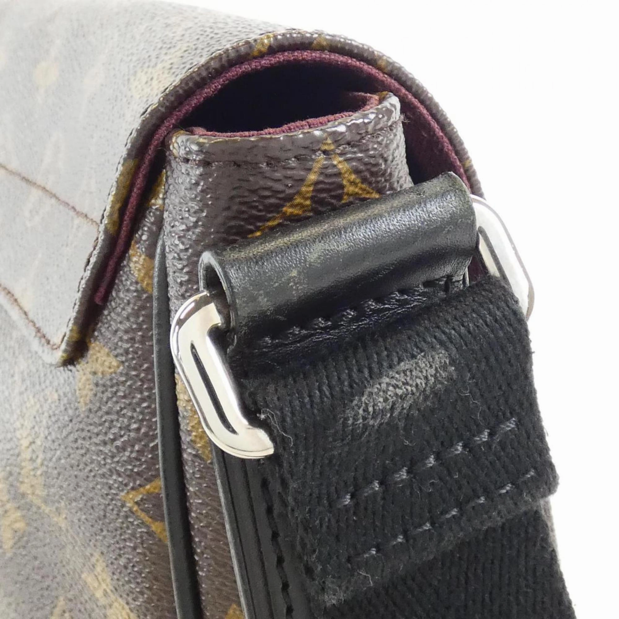 Louis Vuitton District Canvas Shoulder Bag (Pre-Owned)