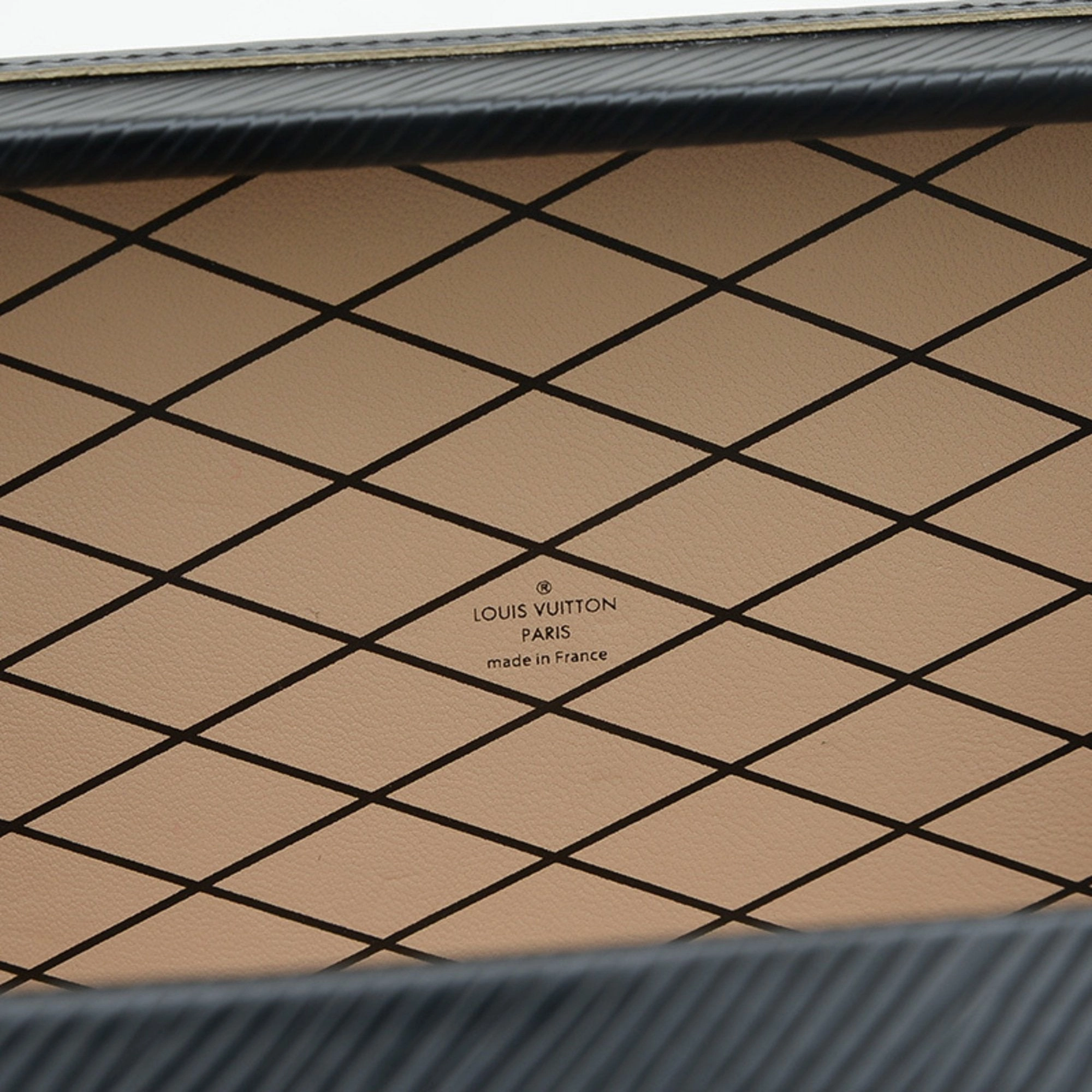 Louis Vuitton Epi Leather Shoulder Bag (Pre-Owned)