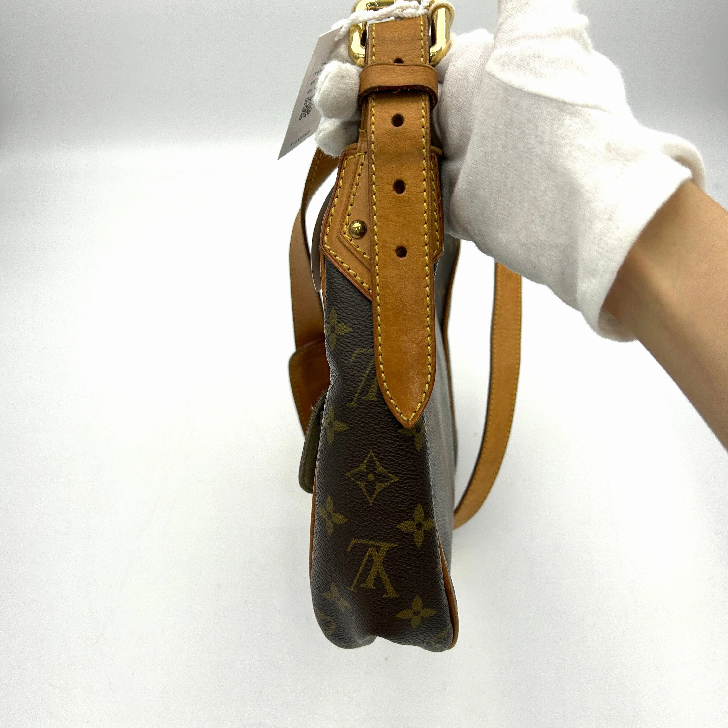 LOUIS VUITTON Hudson GM Shoulder Bag CNbwz10263