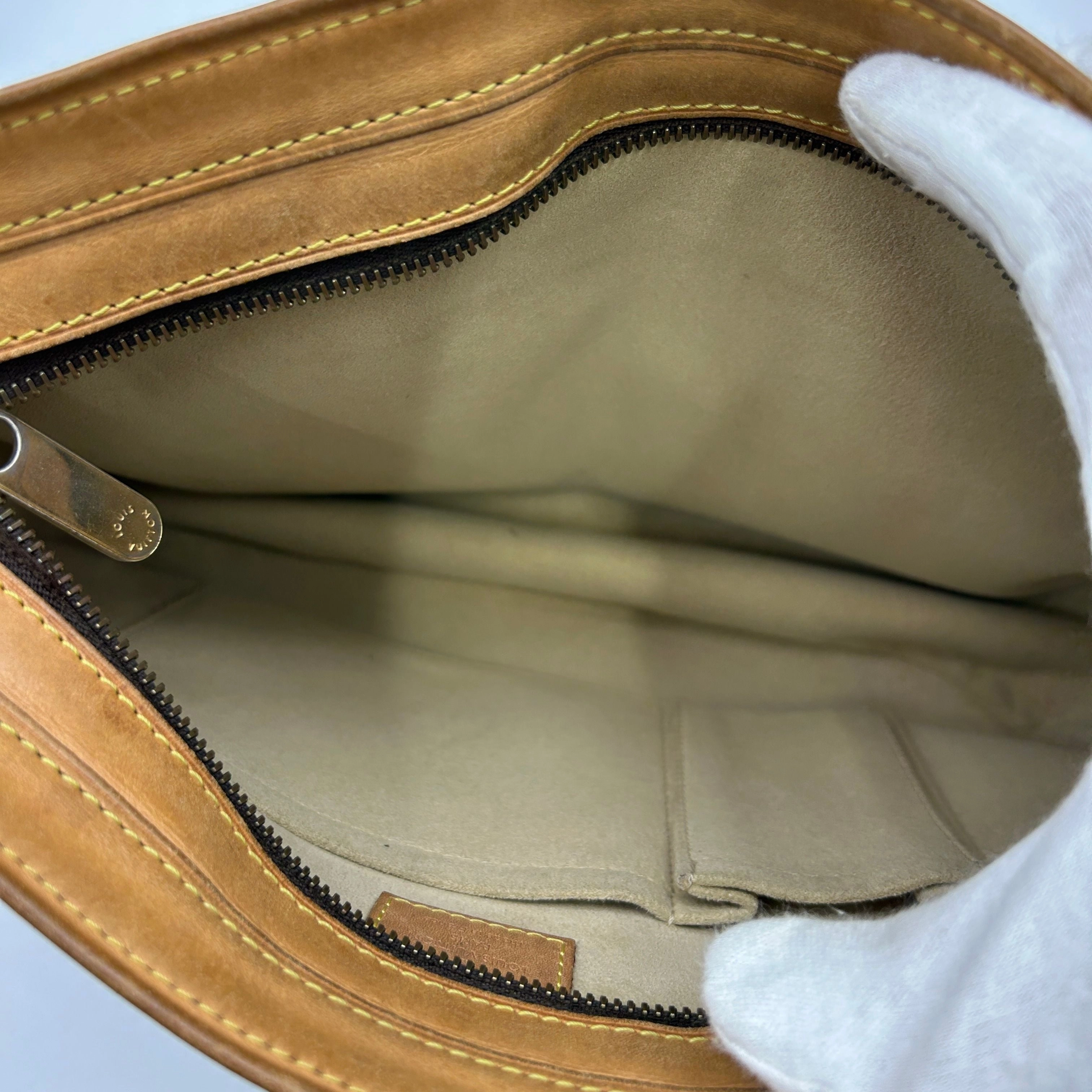 LOUIS VUITTON Hudson GM Shoulder Bag CNbwz10263