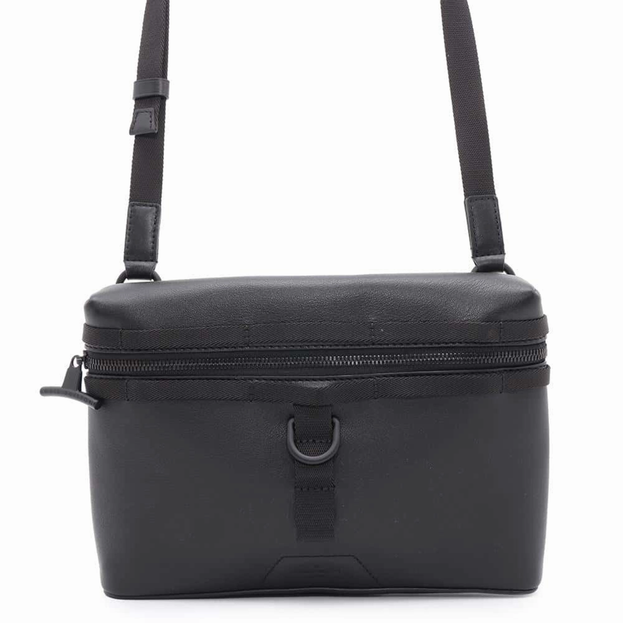 Louis Vuitton Infini Leather Shoulder Bag (Pre-Owned)