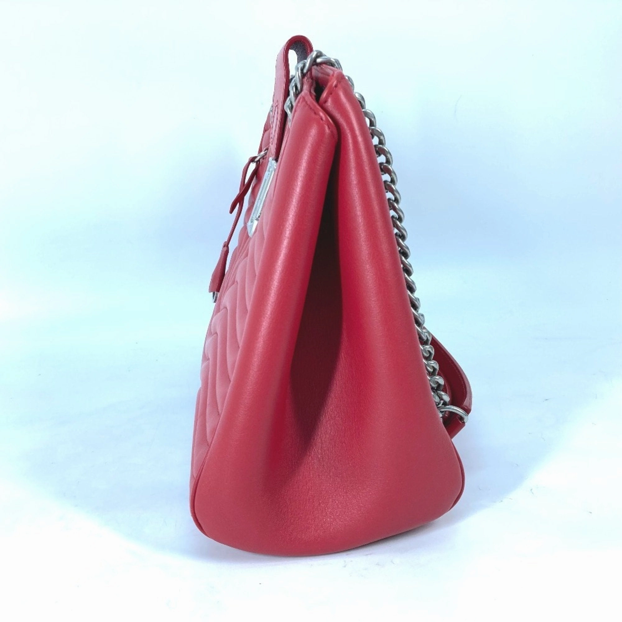 Louis Vuitton Leather Shoulder Bag (Pre-Owned)
