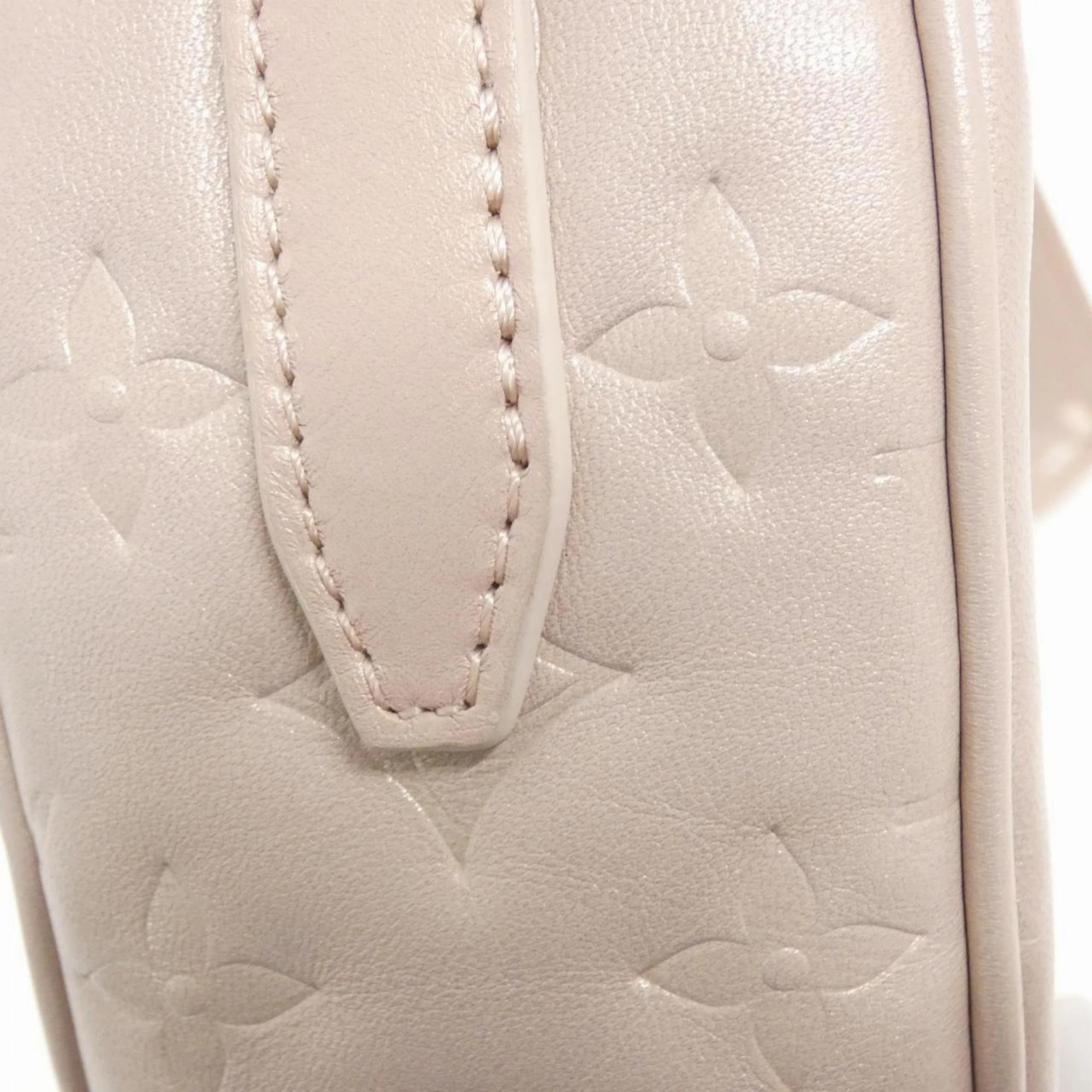 Louis Vuitton Leather Shoulder Bag (Pre-Owned)