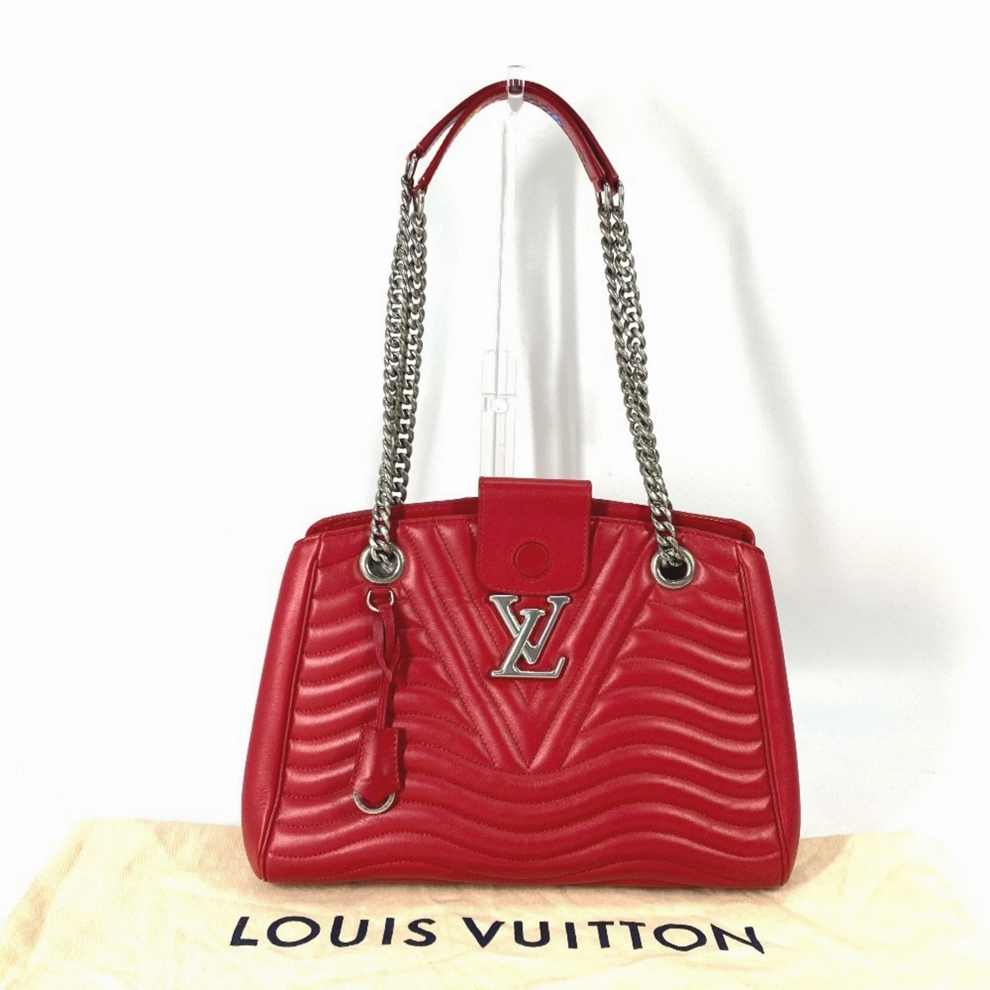 Louis Vuitton Leather Shoulder Bag (Pre-Owned)