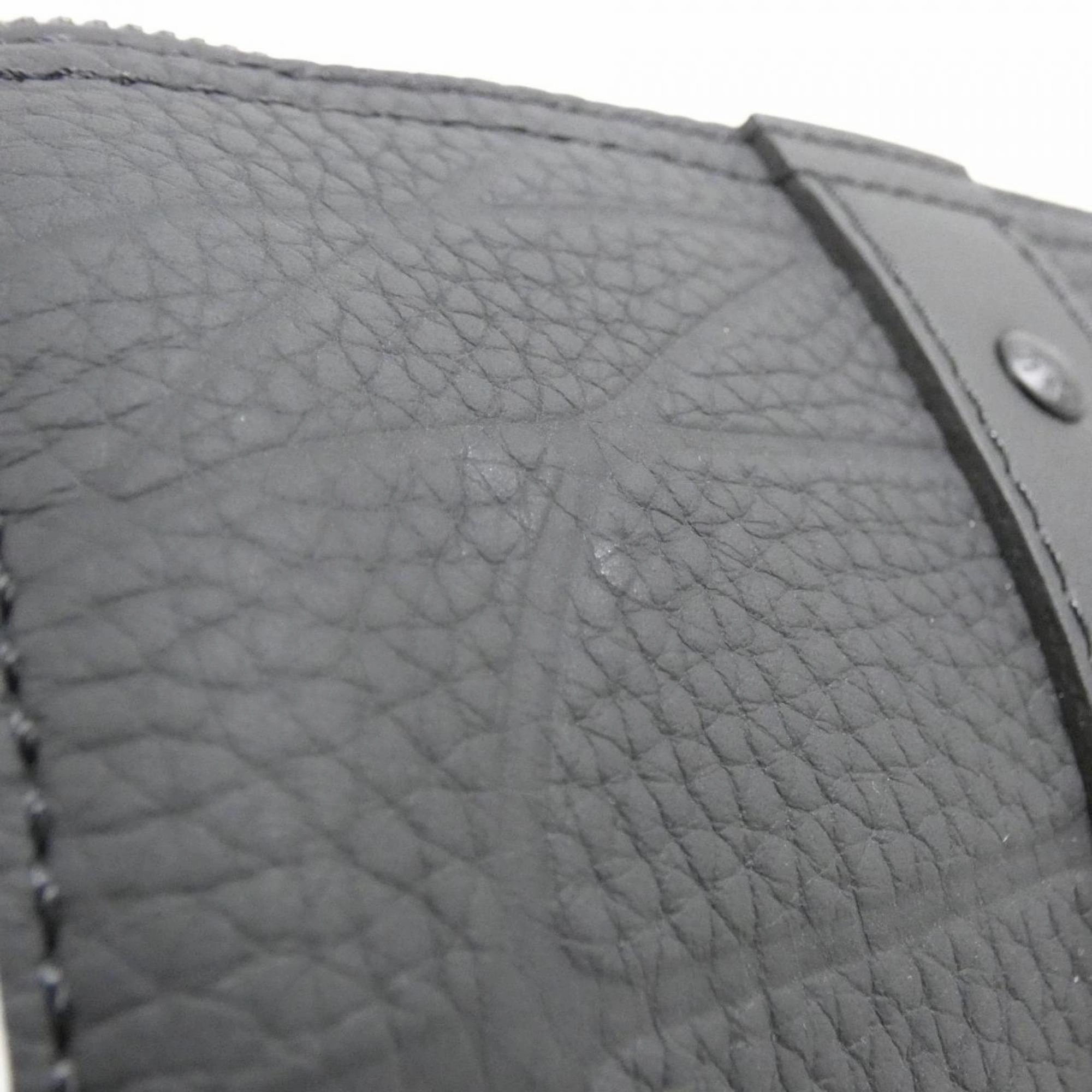 Louis Vuitton Leather Shoulder Bag (Pre-Owned)