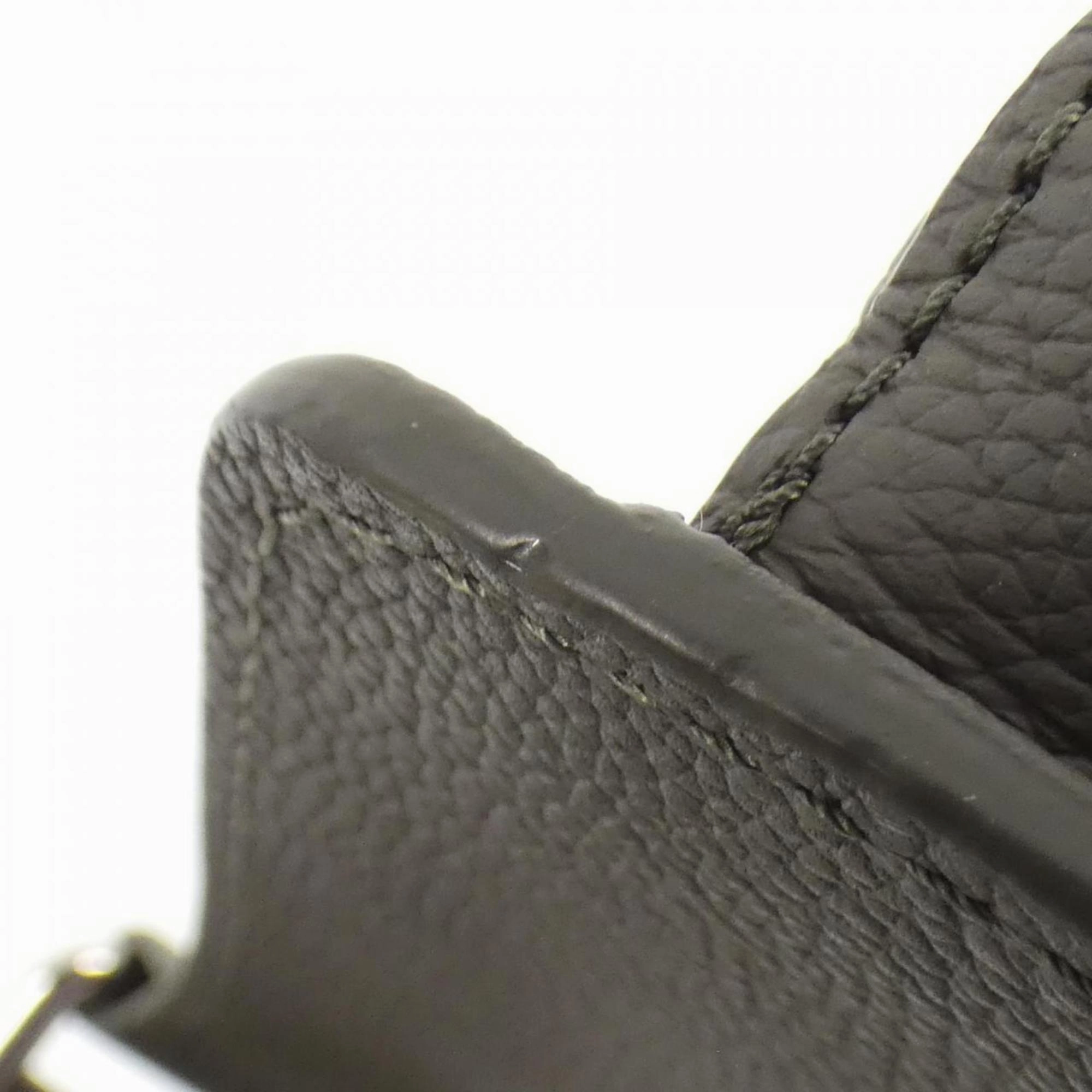 Louis Vuitton Leather Shoulder Bag (Pre-Owned)