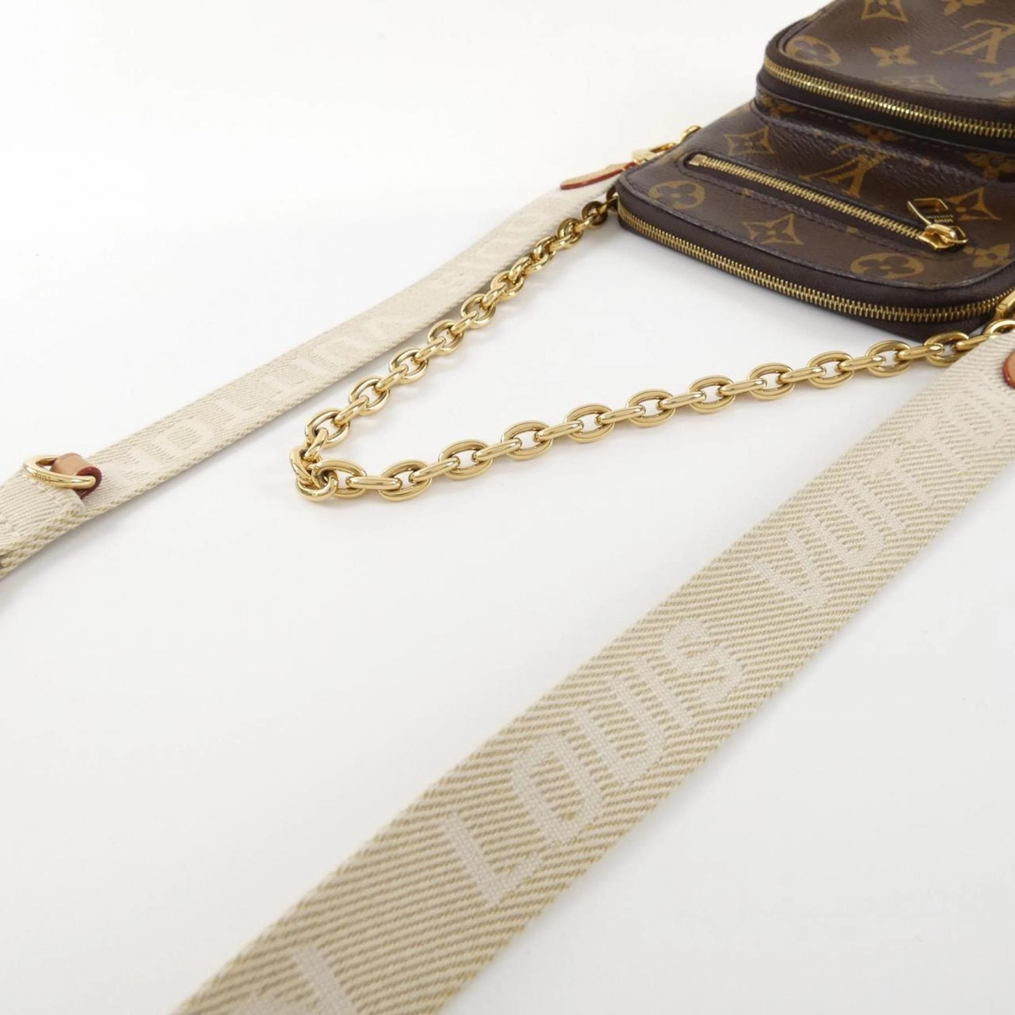 Louis Vuitton Marron Coated Canvas Shoulder Bag (Pre-Owned)