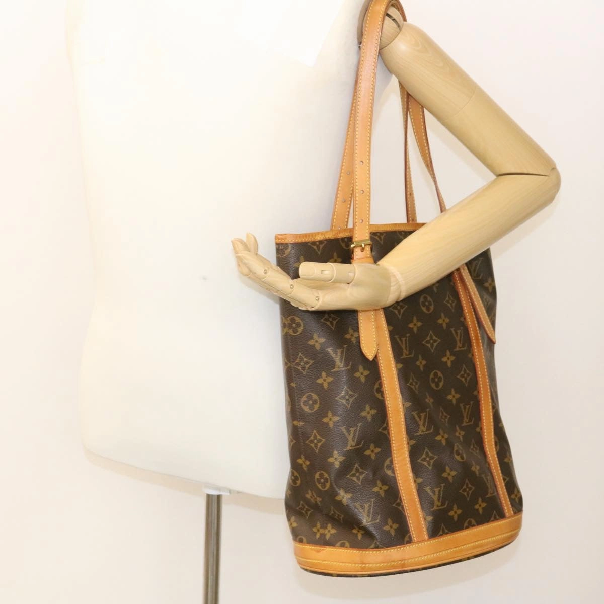 LOUIS VUITTON Monogram Bucket GM Shoulder Bag M42236 LV ac453