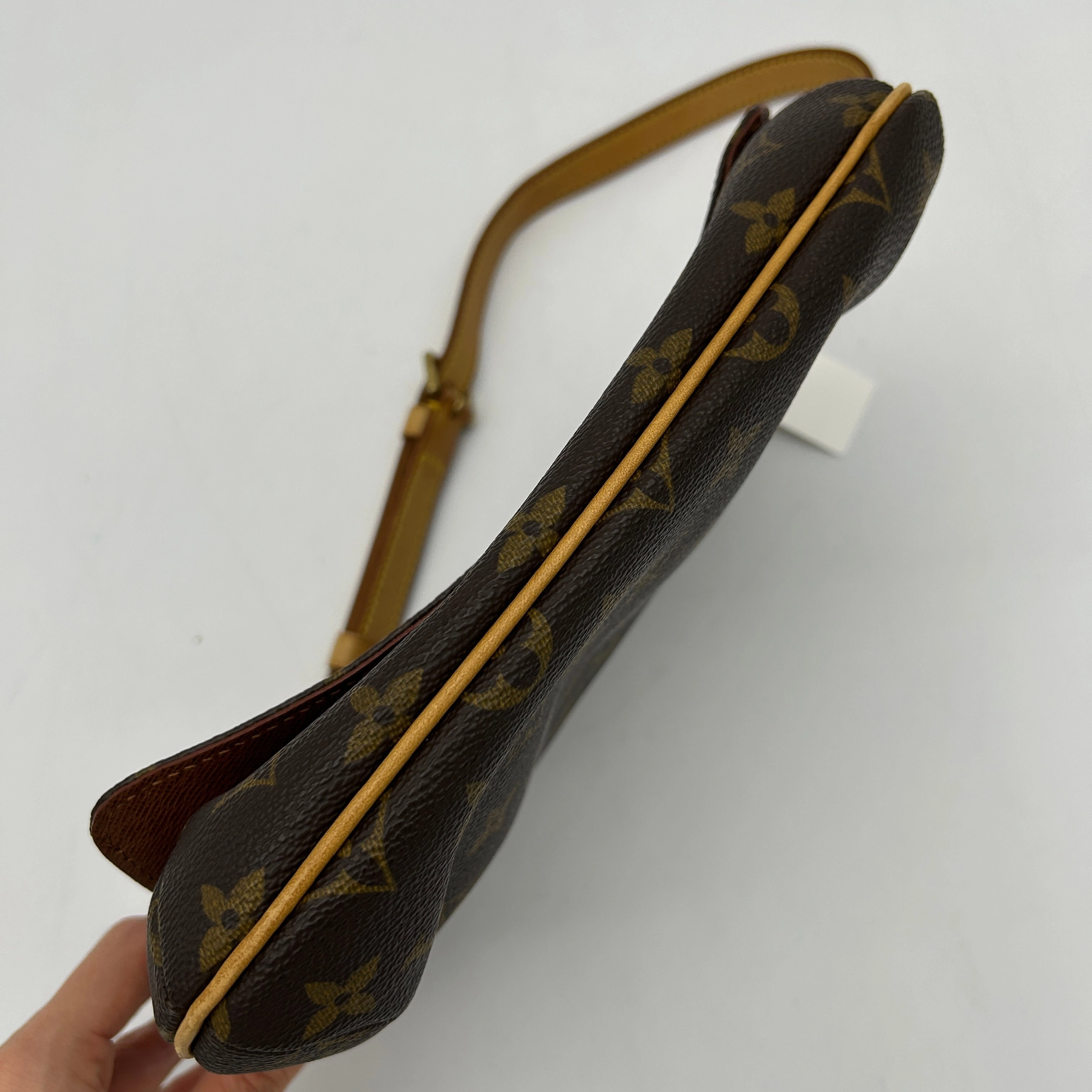 Louis Vuitton Monogram Canvas Brown Leather Shoulder Bag Medium