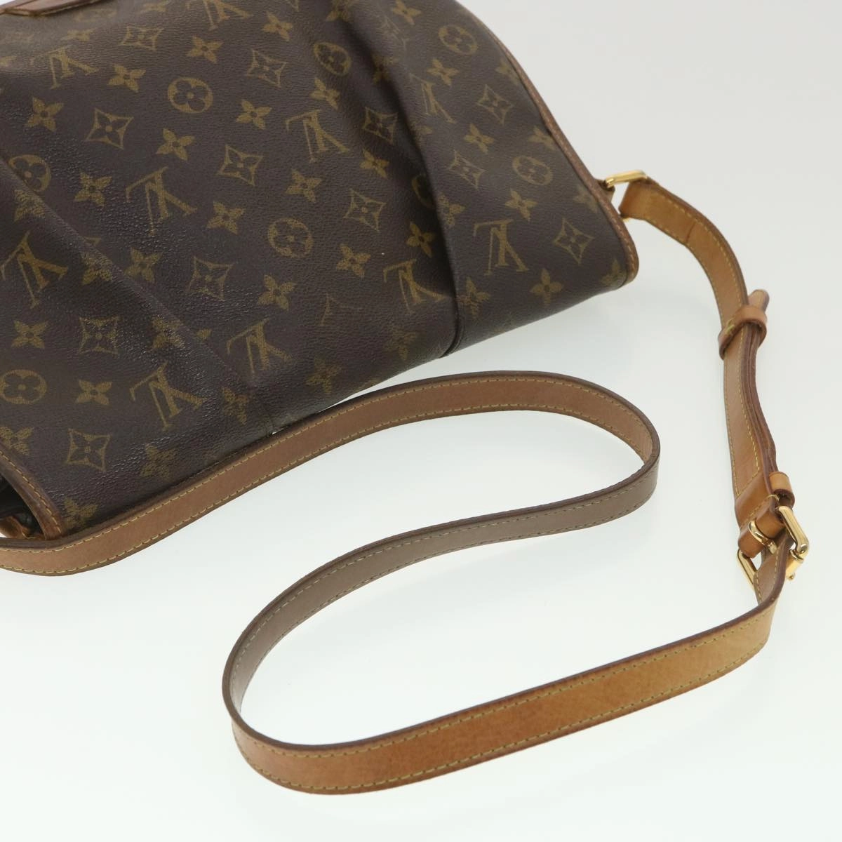 LOUIS VUITTON Monogram Menilmontant MM Shoulder Bag M40473 LV 38458