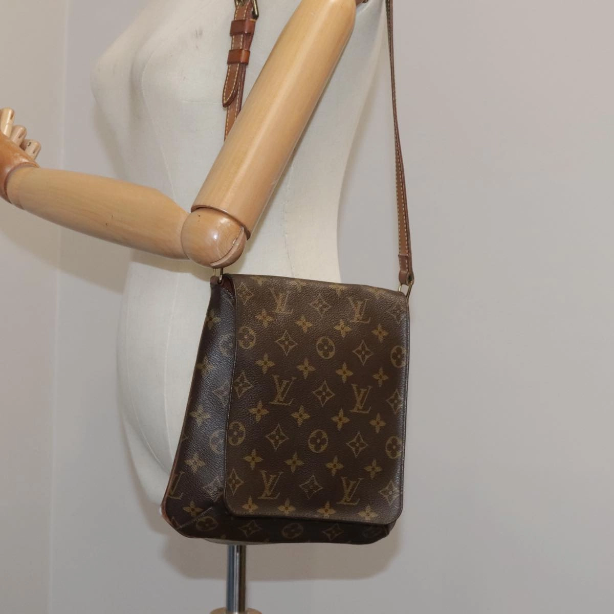 LOUIS VUITTON Monogram Musette Salsa Short Shoulder Bag M51258 LV 107027