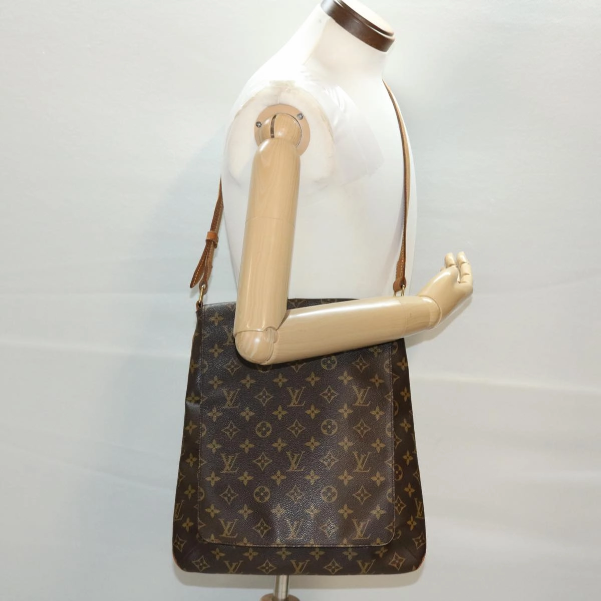 LOUIS VUITTON Monogram Musette Shoulder Bag M51256 LV 39602