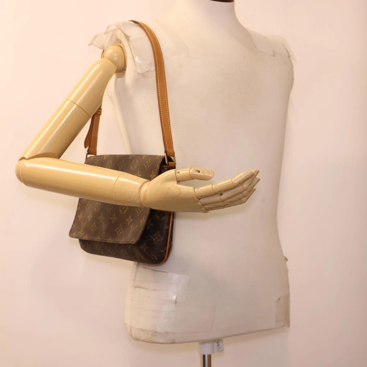 LOUIS VUITTON Monogram Musette Tango Short Strap Shoulder Bag M51257 am4228