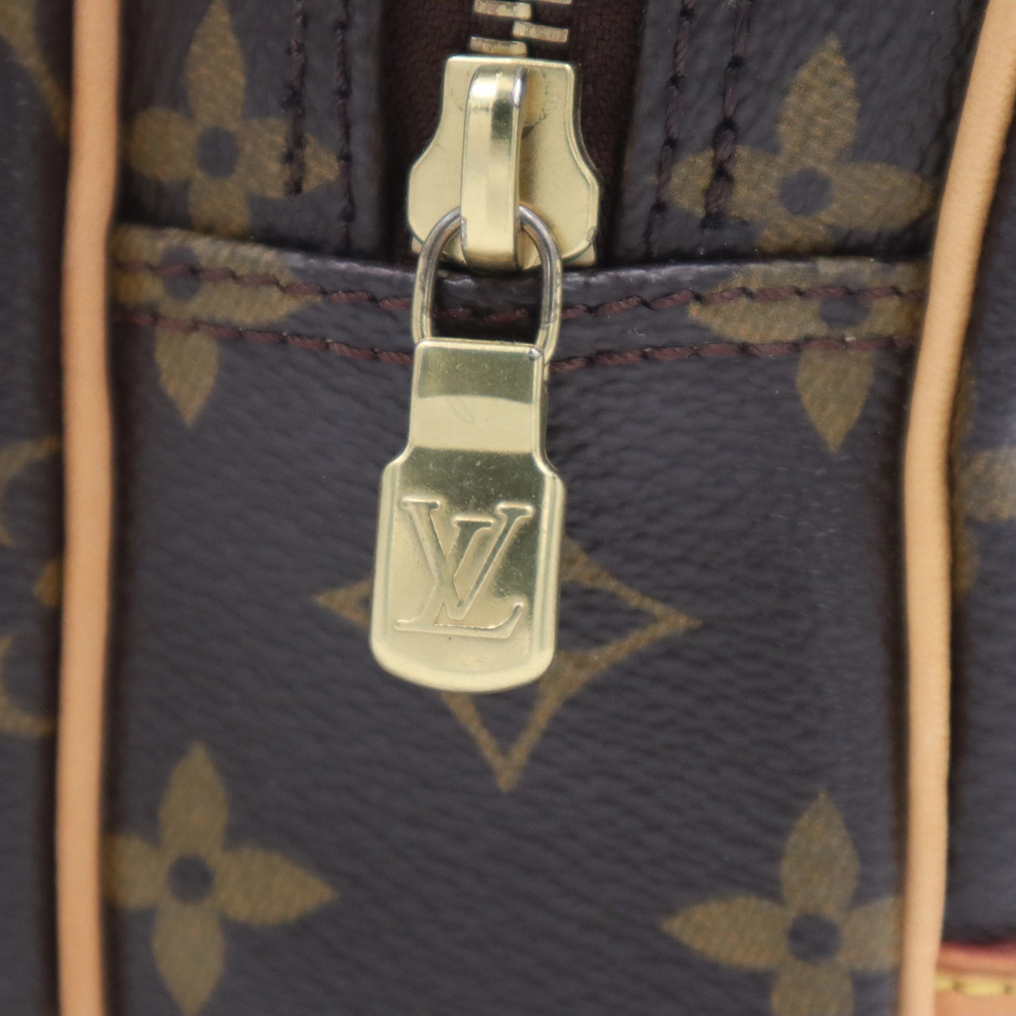Louis Vuitton Monogram Nile Crossbody Bag AR3007