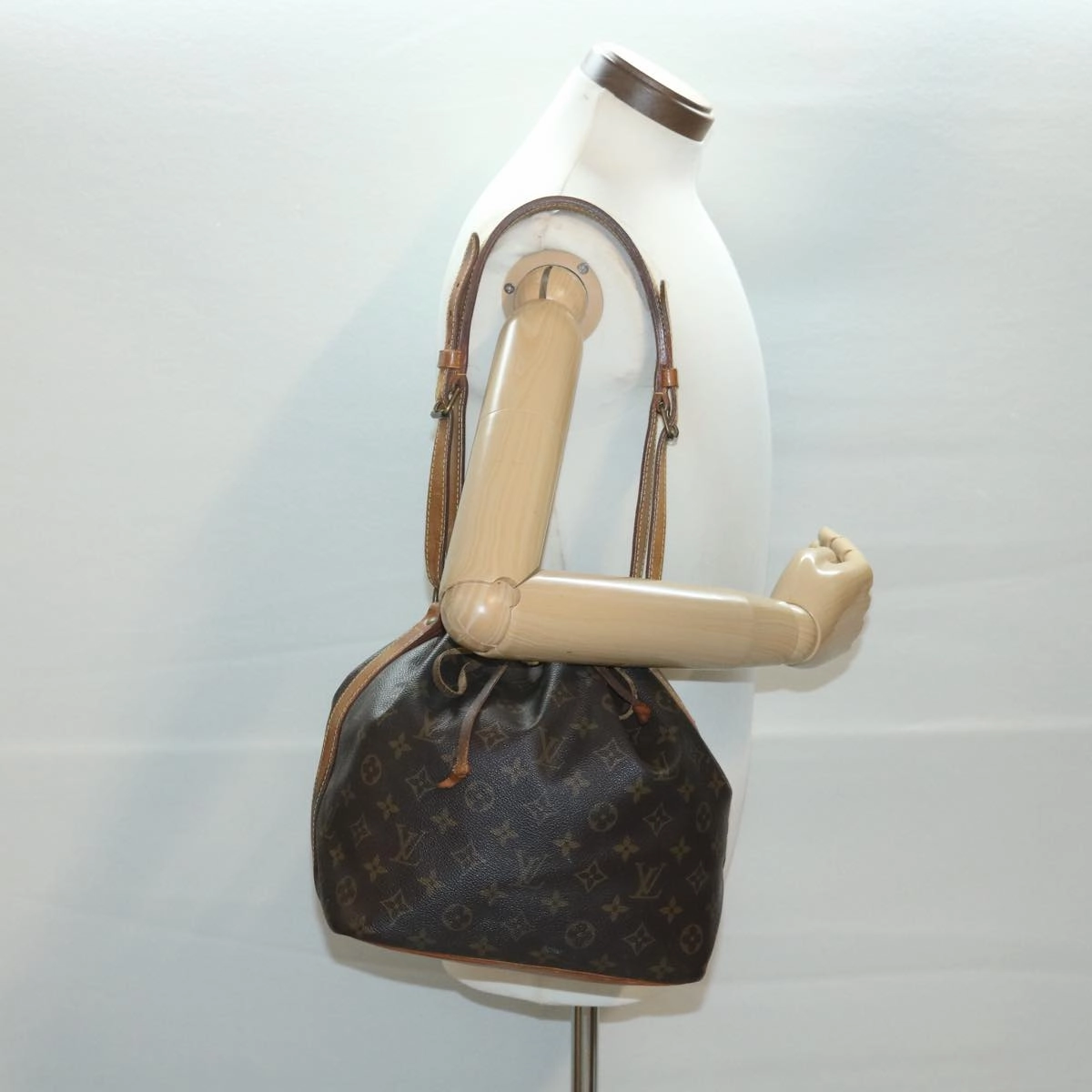 LOUIS VUITTON Monogram Petit Noe Shoulder Bag M42226 LV rd4479